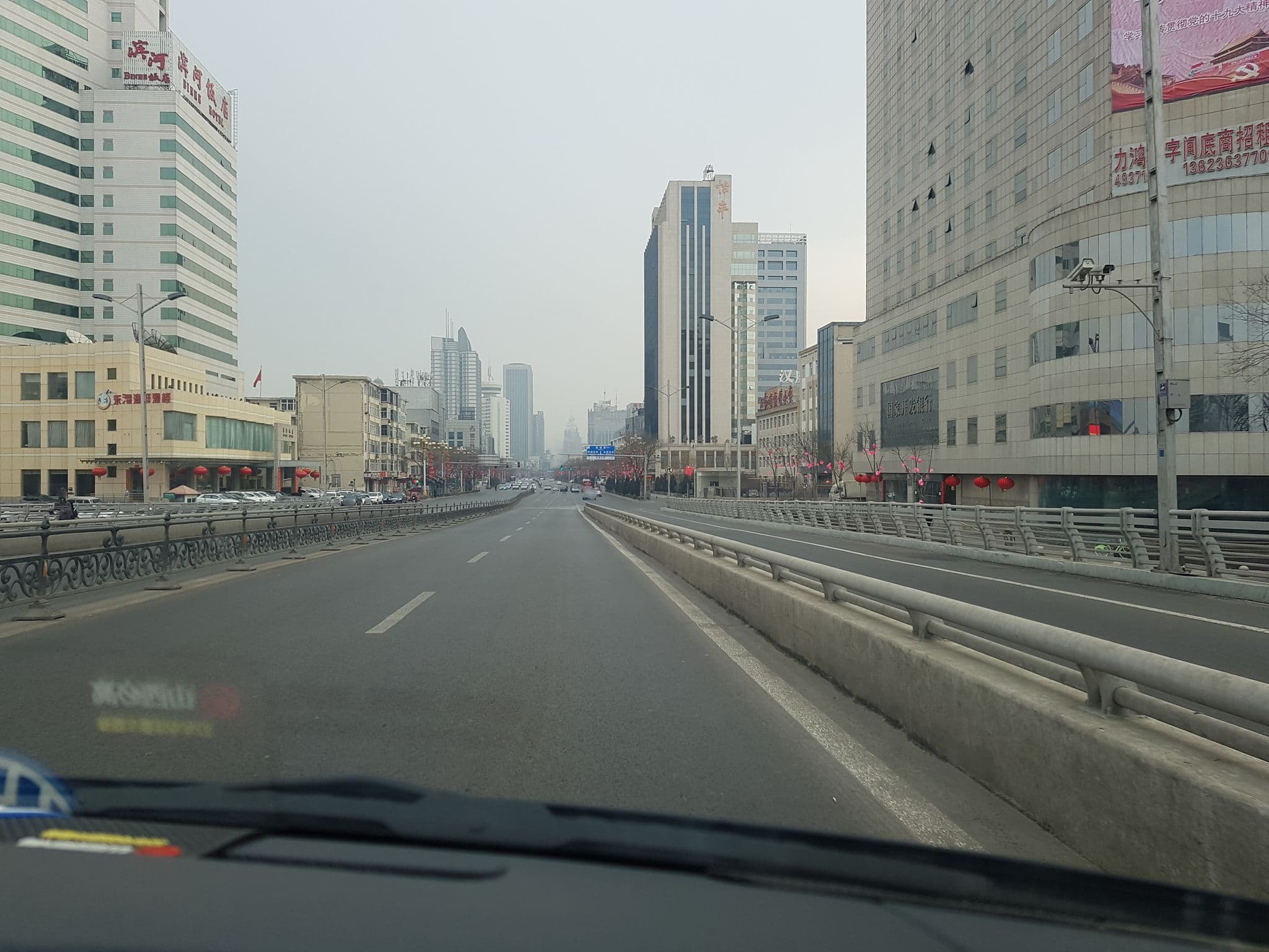 Street view near Binhe Hotel, Taiyuan — © zxmon21 (CC BY-SA · Mapillary)