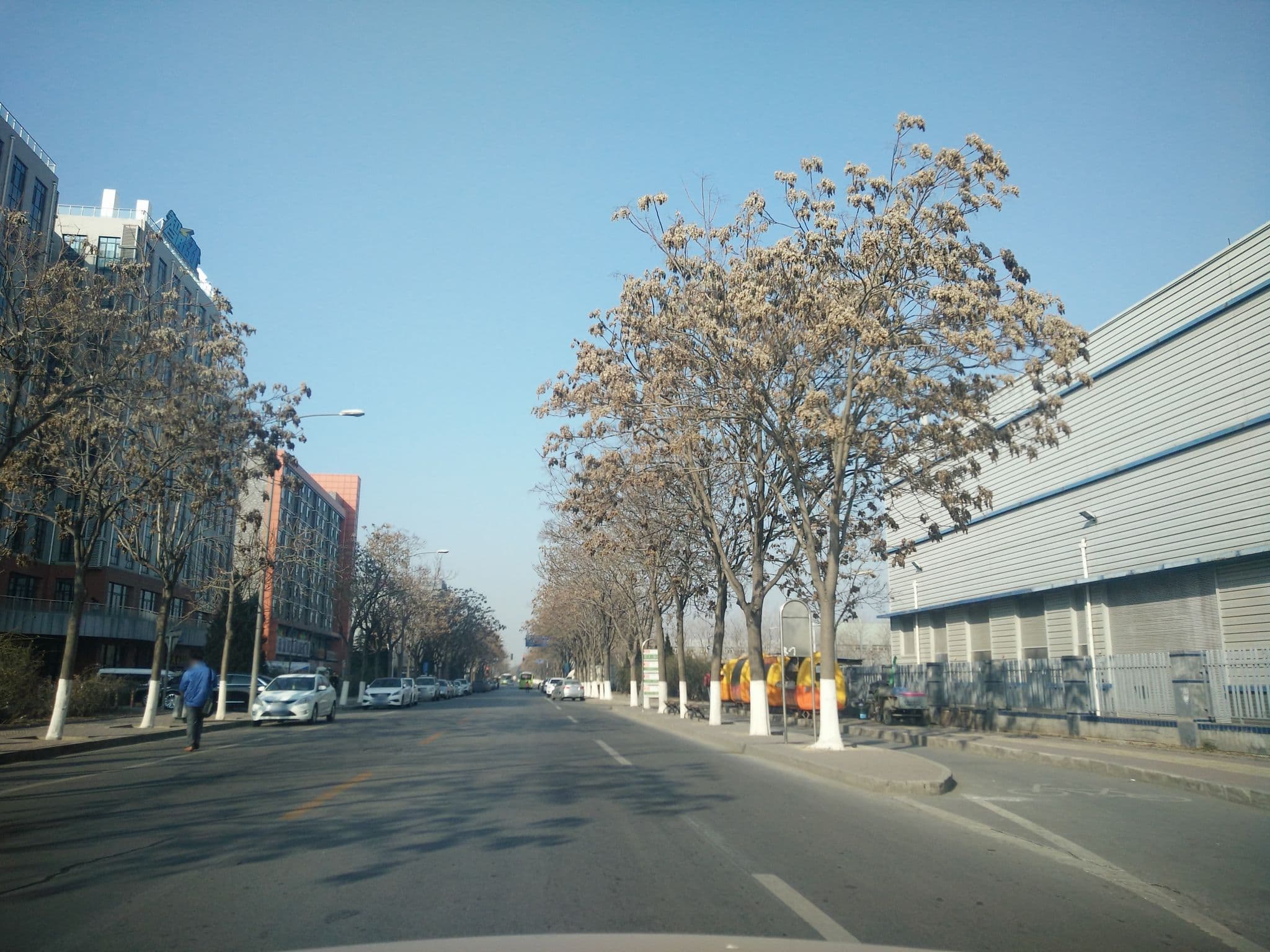 Street view near 宜尚酒店, Beijing — © cdch414 (CC BY-SA · Mapillary)