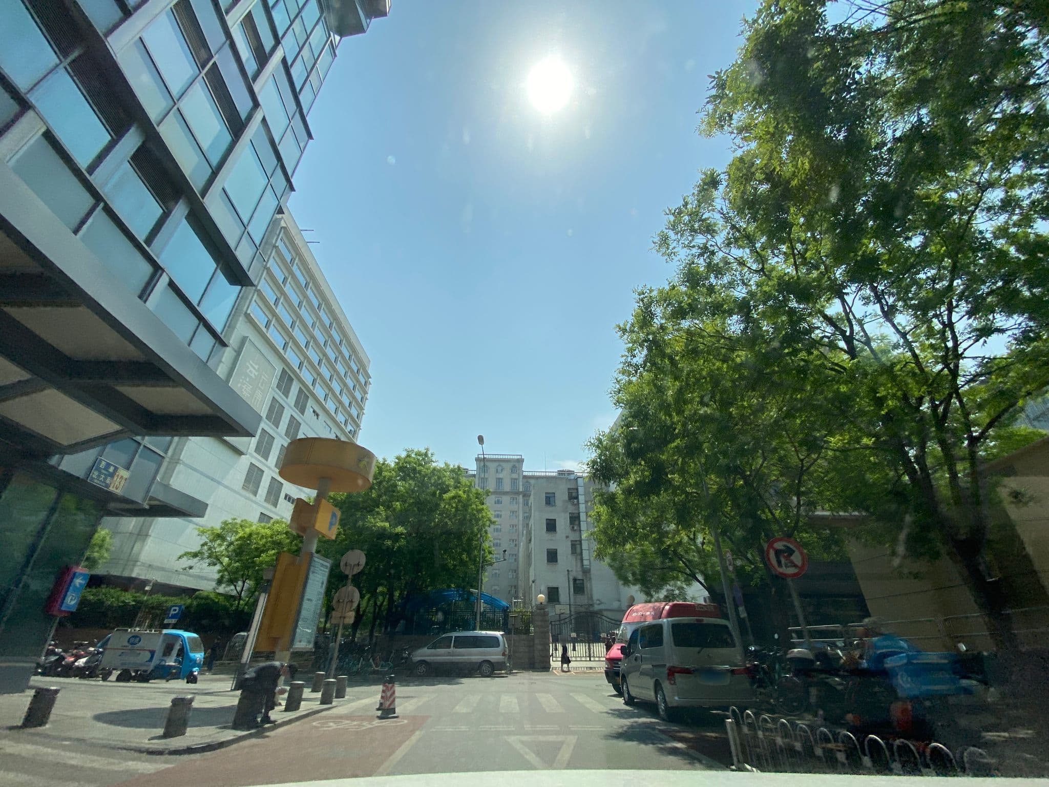 Street view near 山水宾馆, Beijing — © adirricor (CC BY-SA · Mapillary)