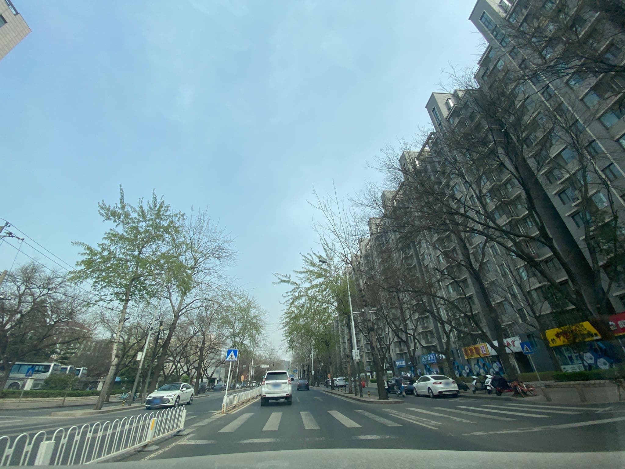 Street view near 融金中财大酒店, Beijing — © adirricor (CC BY-SA · Mapillary)