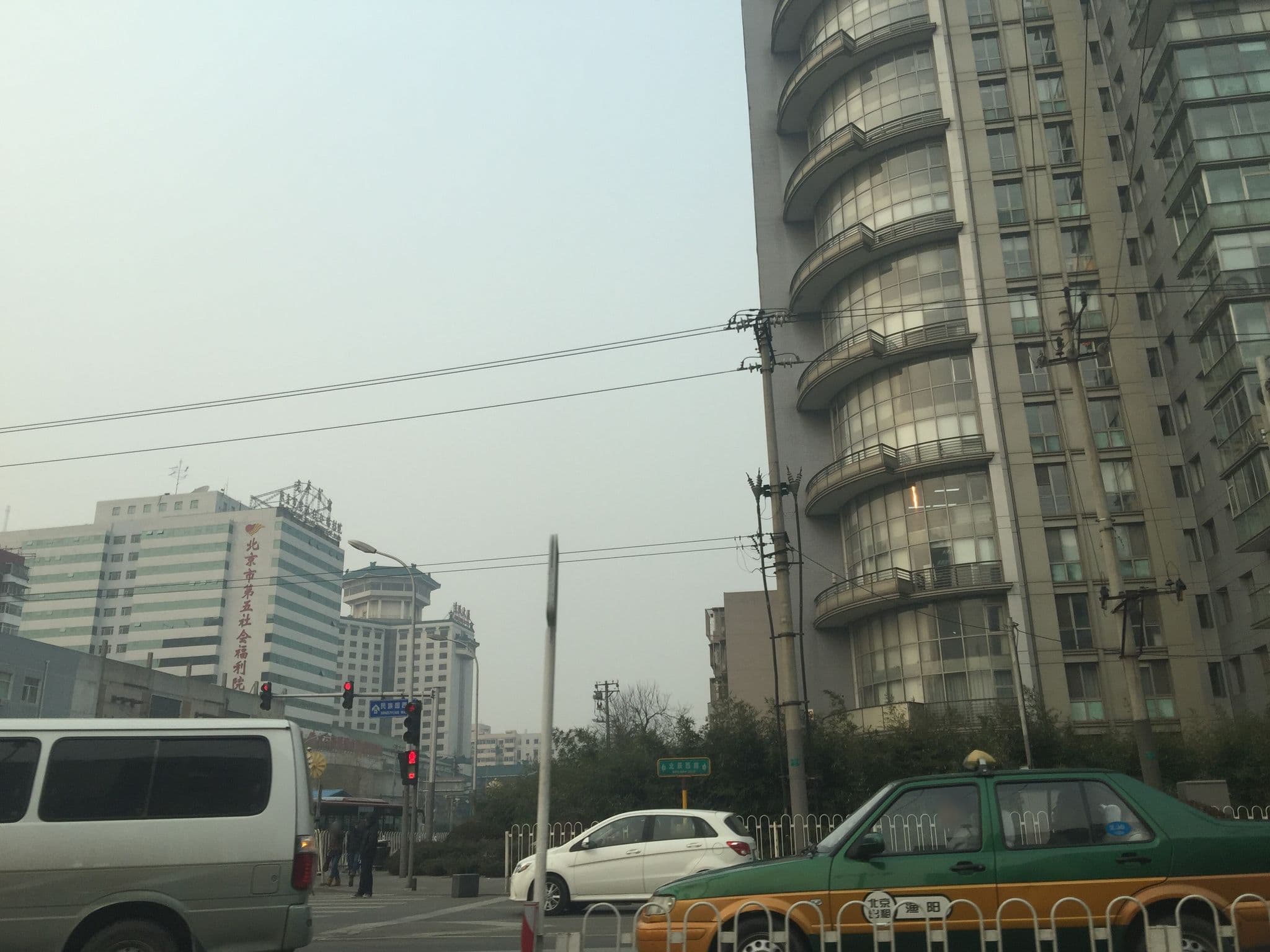 Street view near 北京健翔山庄别墅公寓, Beijing — © ericg (CC BY-SA · Mapillary)