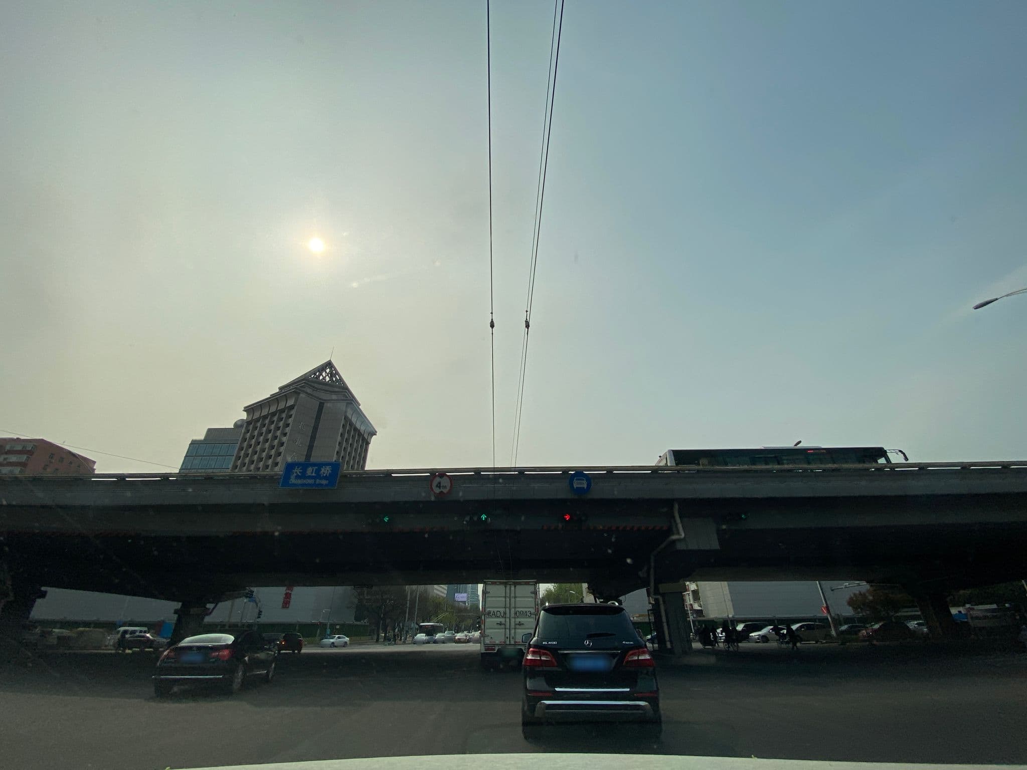 Street view near 汉庭酒店长虹桥店, Beijing — © adirricor (CC BY-SA · Mapillary)