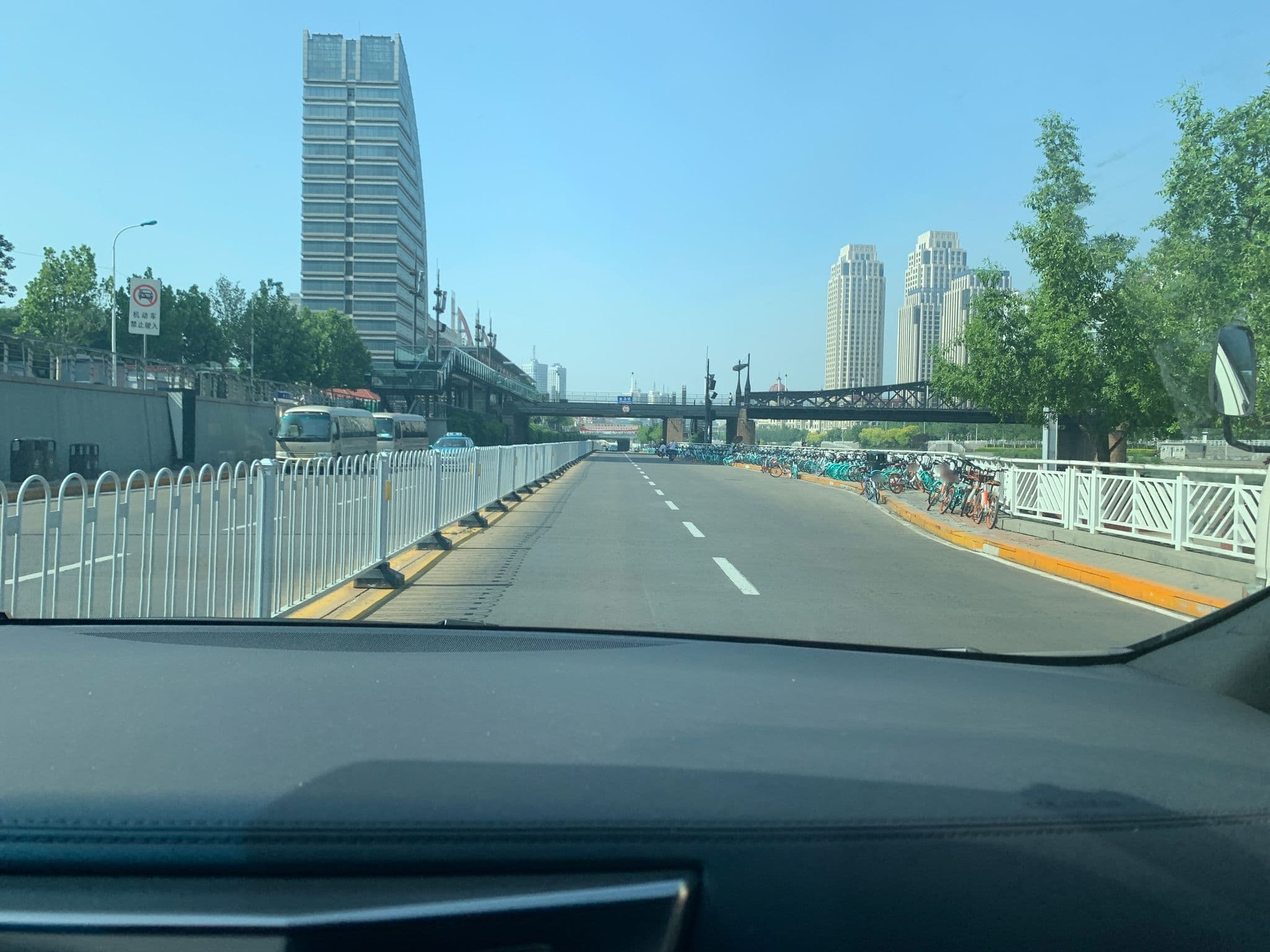 Street view near 天津悦府酒店式公寓, Tianjin — © jqka (CC BY-SA · Mapillary)