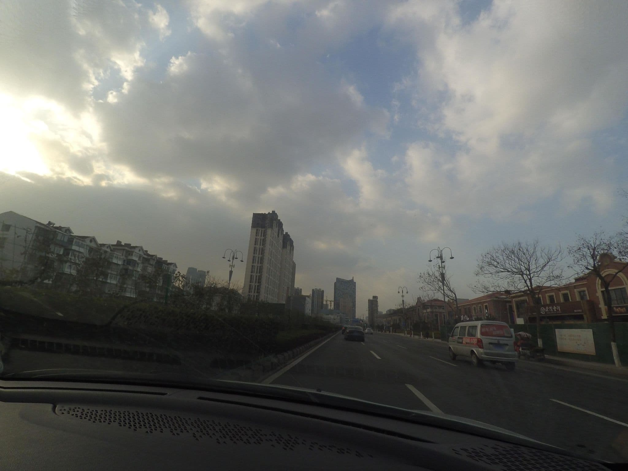 Street view near 碧海饭店, Yantai — © recklessxpy (CC BY-SA · Mapillary)