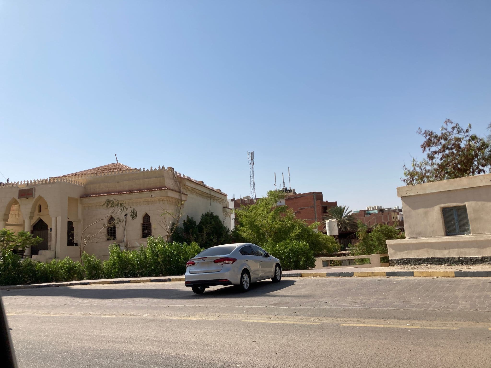 Street view near Sara Divers, Hurghada — © user963 (CC BY-SA · Mapillary)