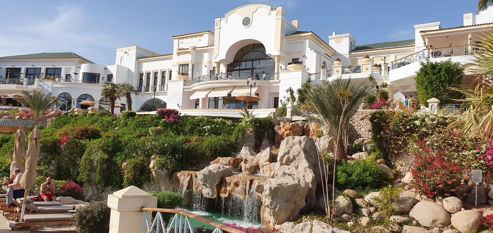 Hyatt Regency Sharm El Sheikh Resort (via Wikimedia Commons, CC BY-SA 3.0)