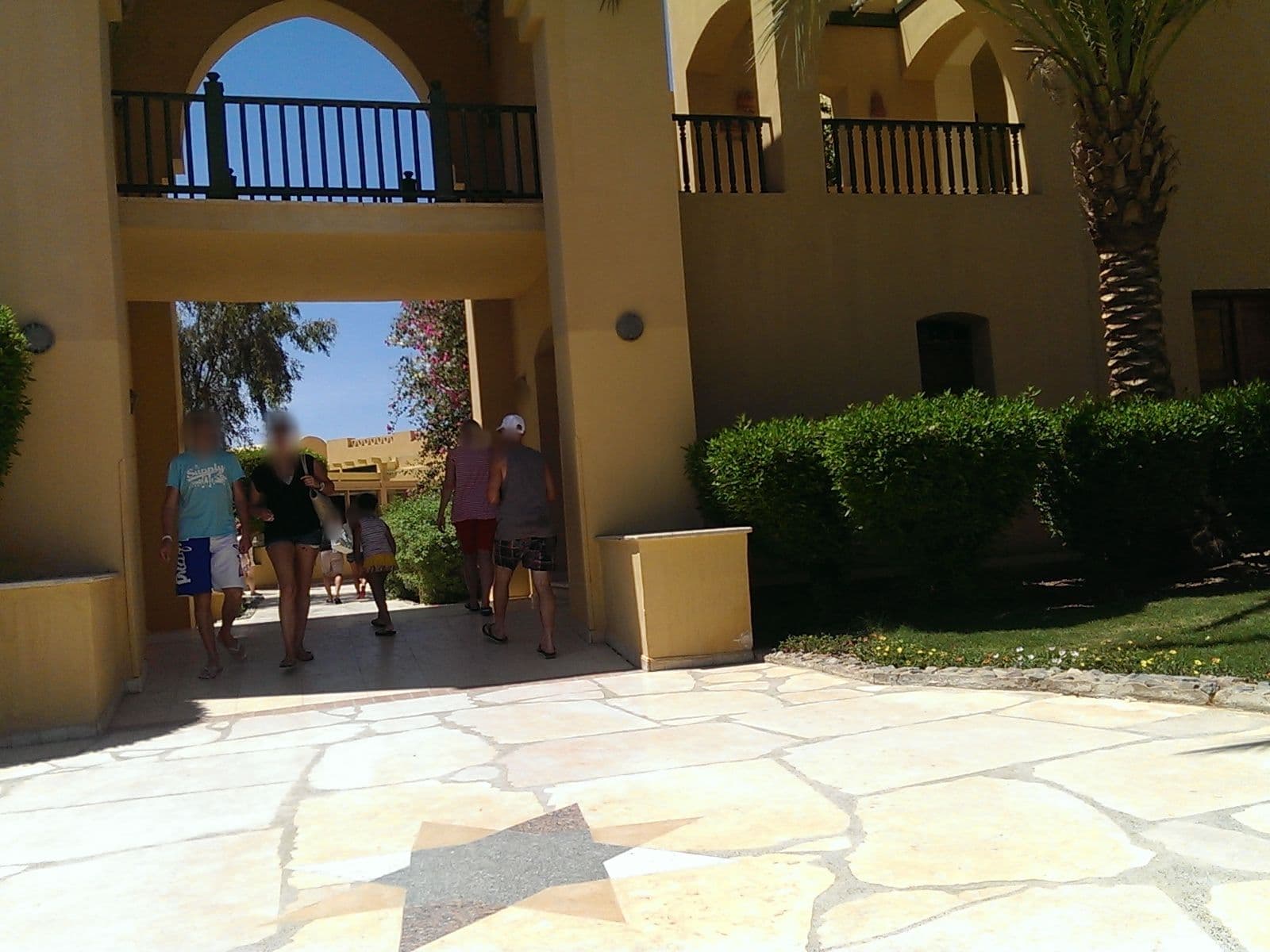 Street view near room 9124, El Gouna — © craig_taverner (CC BY-SA · Mapillary)