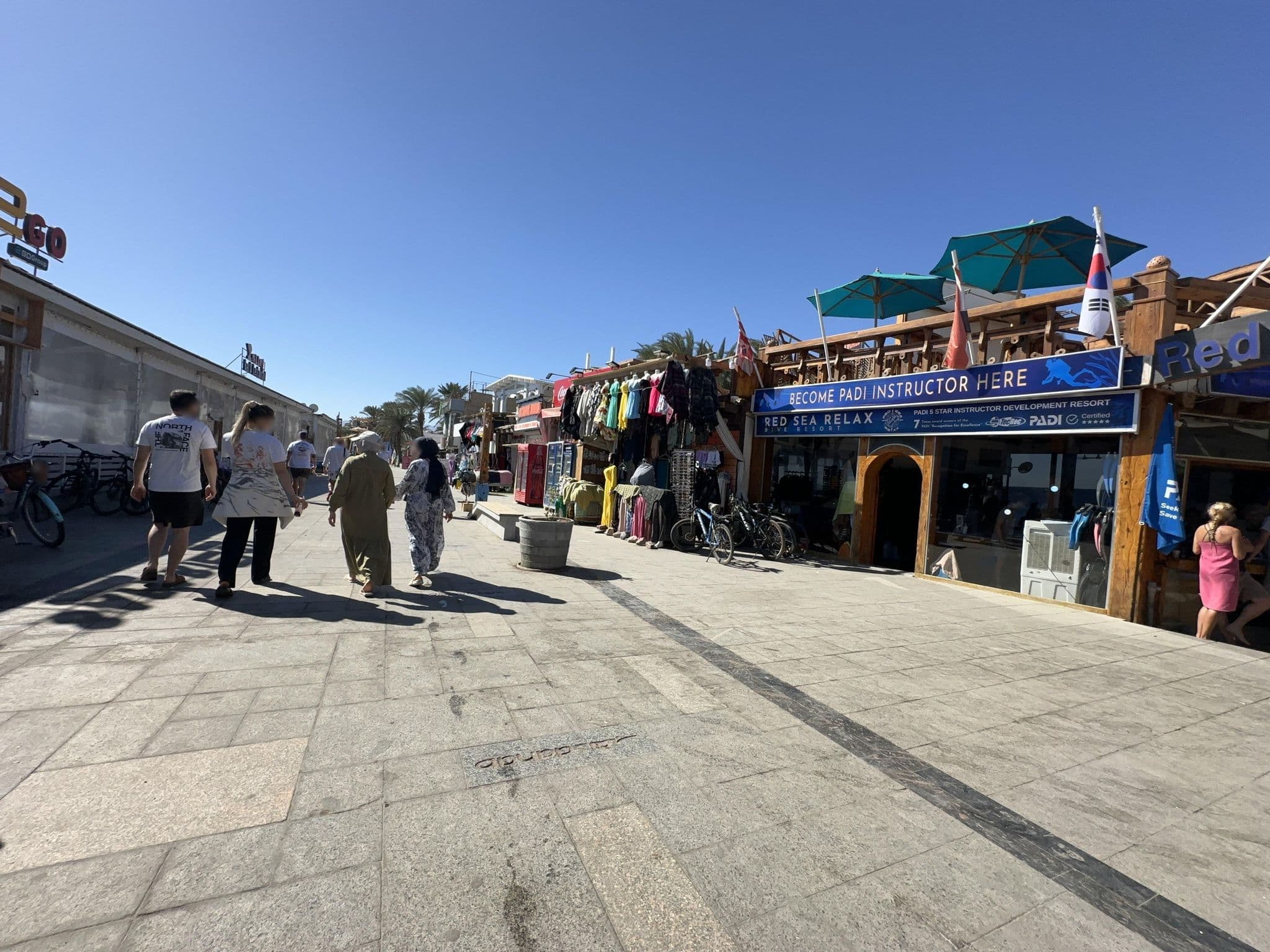 Street view near Oasis Kangooroo Fighting Club, Dahab — © asturksever (CC BY-SA · Mapillary)
