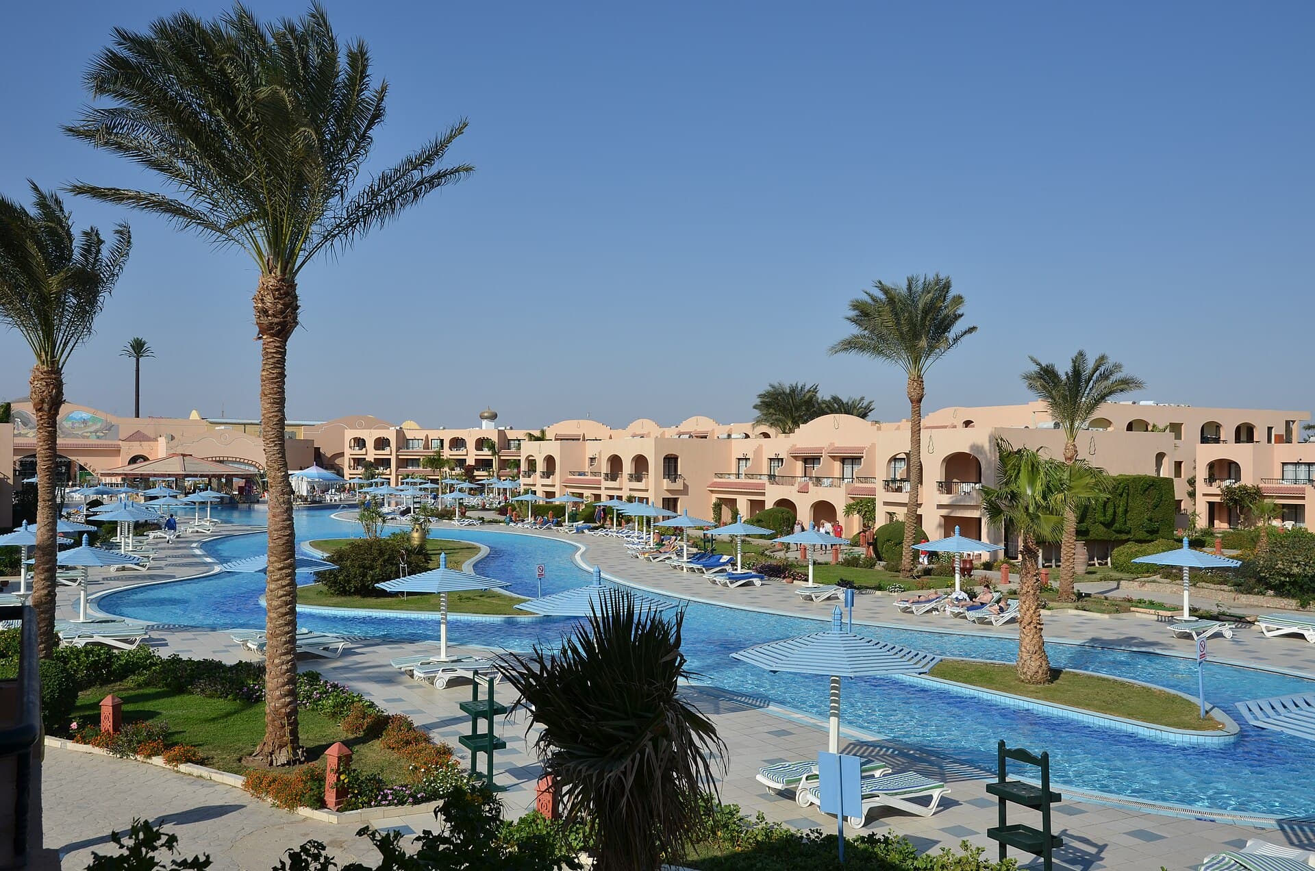 Pool at Ali Baba Palace (via Wikimedia Commons, CC BY 3.0)