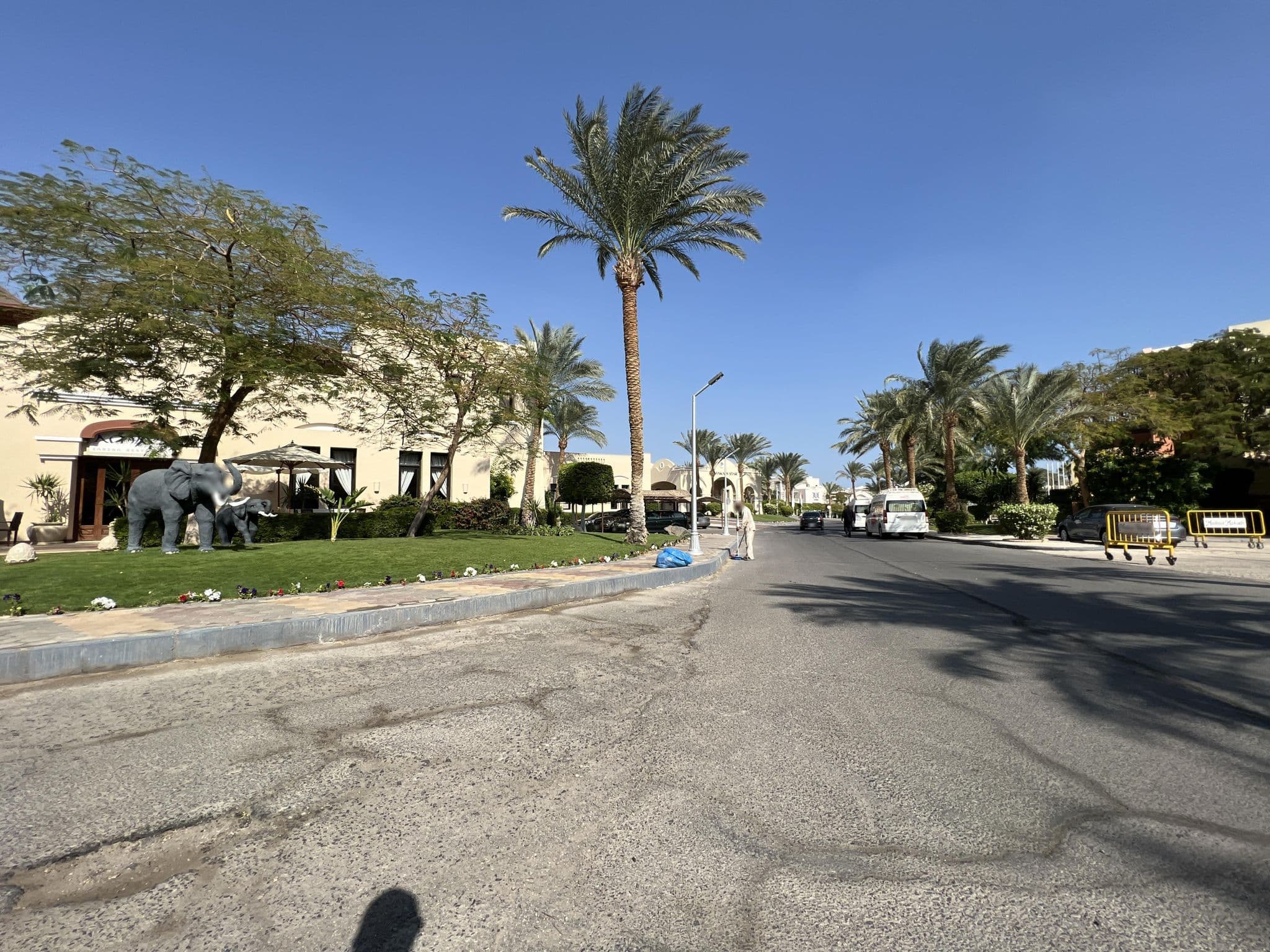Street view near Jaz Macadi Pool, Makadi Bay — © Santadragon (CC BY-SA · Mapillary)