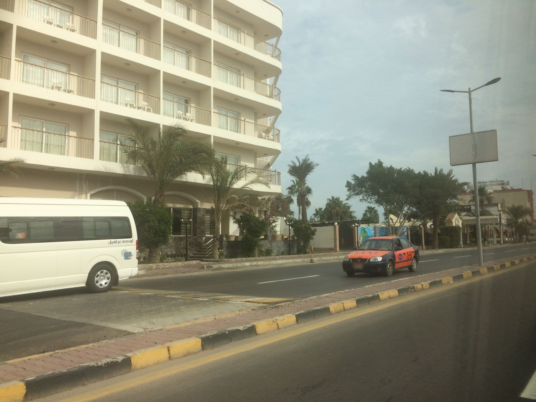 Street view near Boulevard Hotel, Hurghada — © horsecab (CC BY-SA · Mapillary)