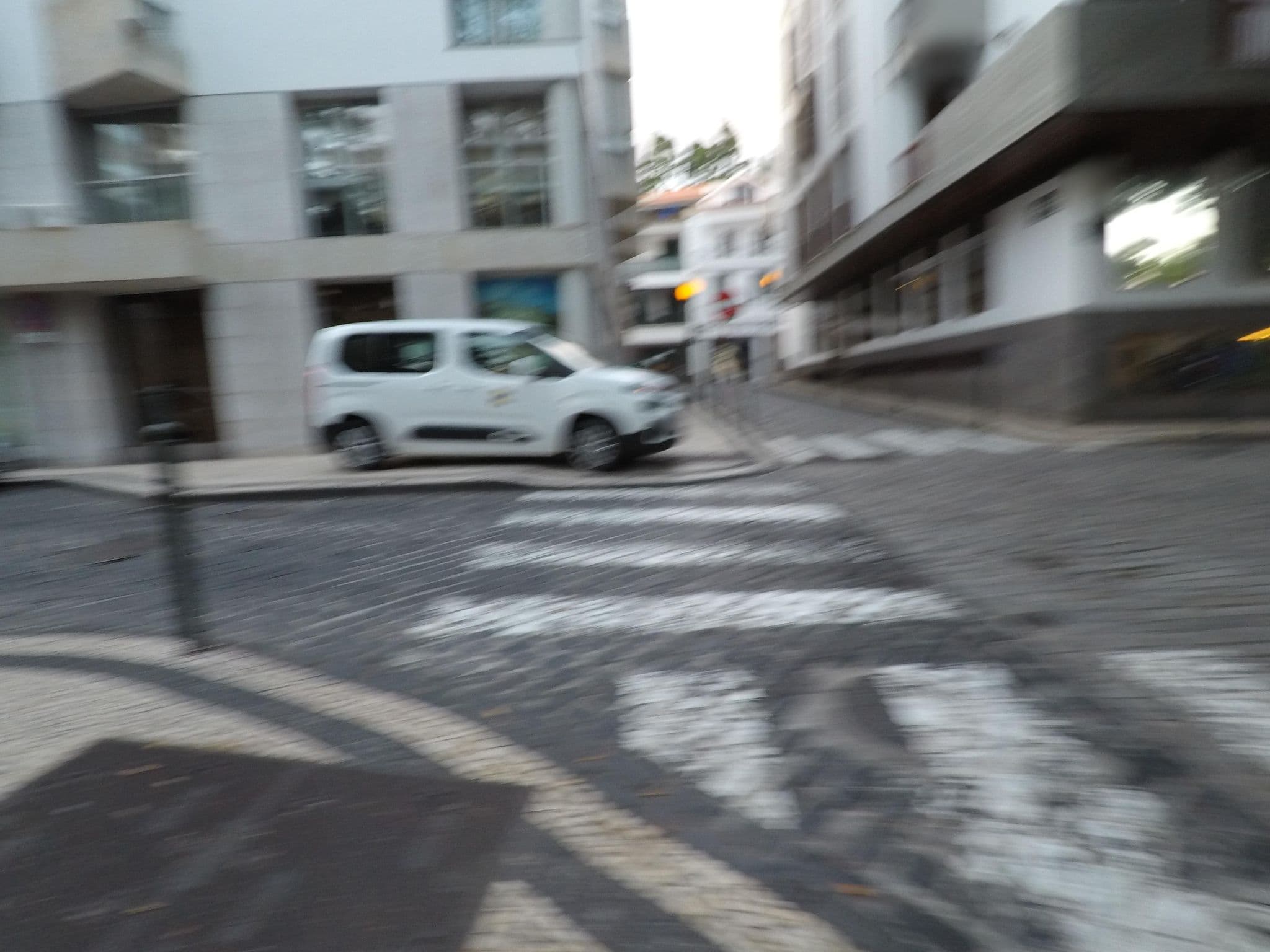 Street view near Madeira, Santa Luzia — © nunocaldeira (CC BY-SA · Mapillary)