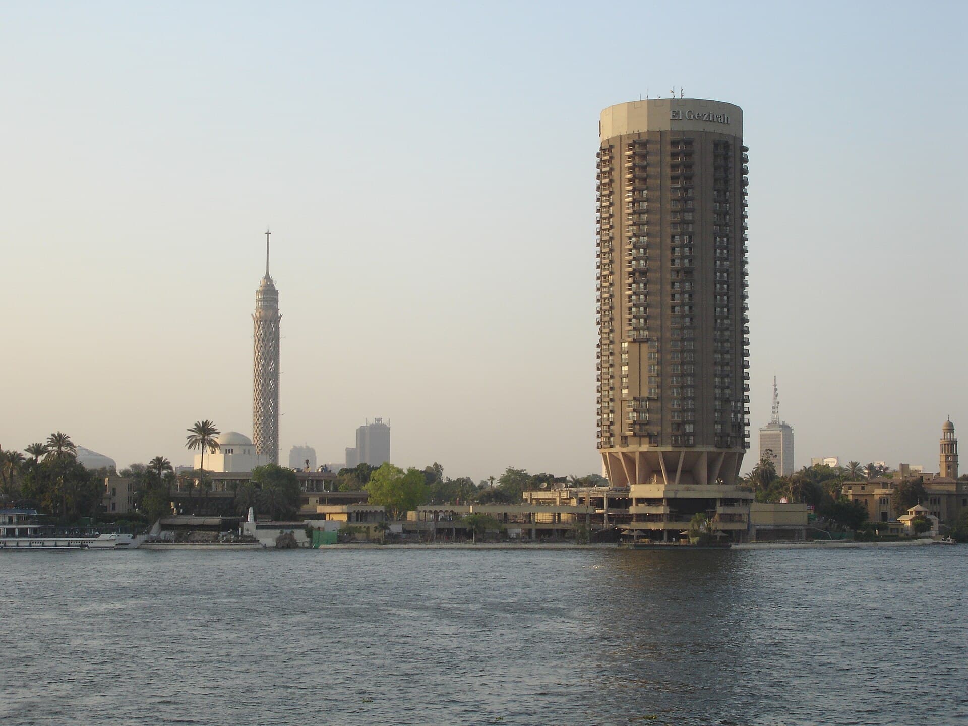 Sofitel Cairo El Gezirah (via Wikimedia Commons, CC BY 2.0)
