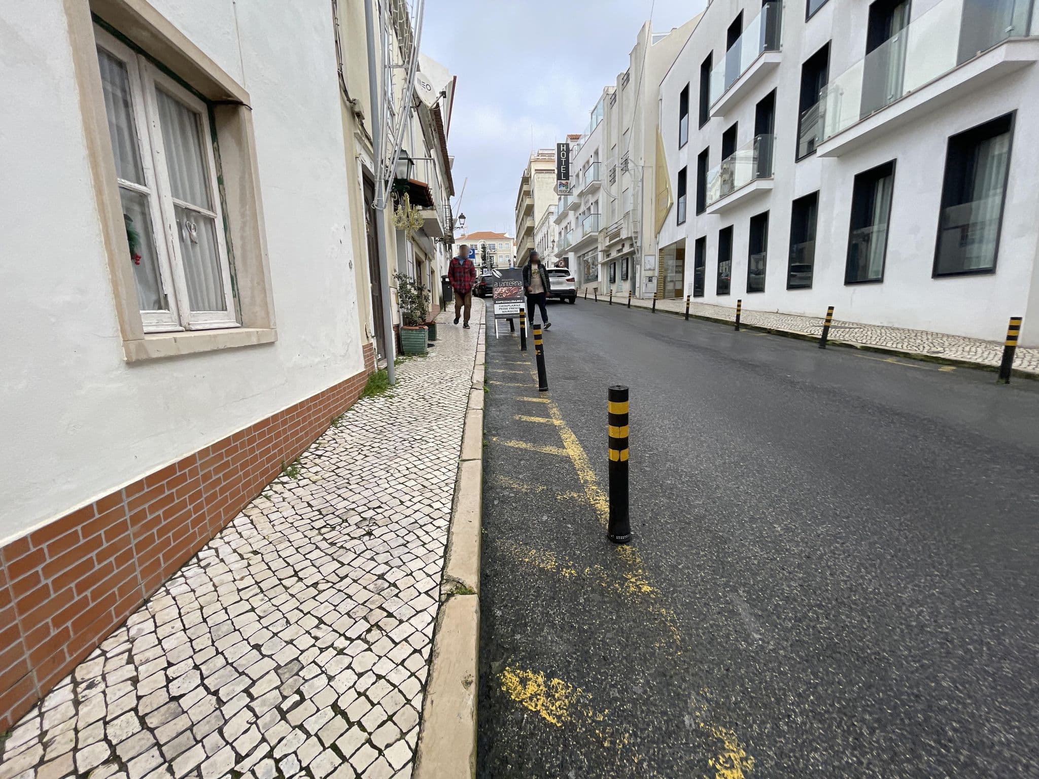 Street view near Pensão Nazarense, Nazaré — © egorka (CC BY-SA · Mapillary)