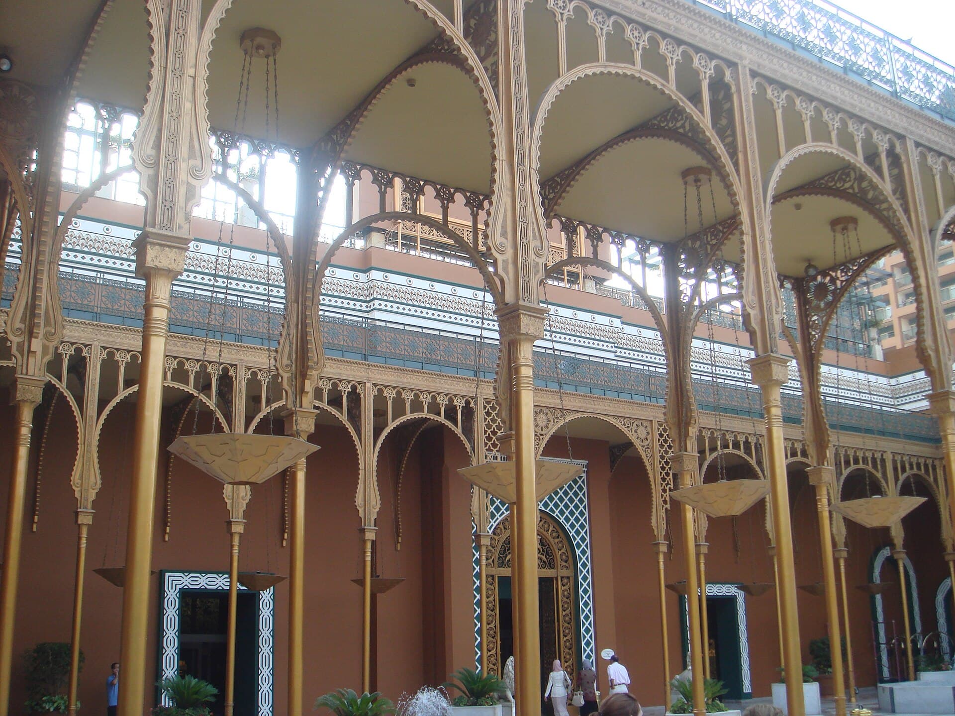 Cairo Marriott Hotel & Omar Khayyam Casino (via Wikimedia Commons, CC BY-SA 3.0)