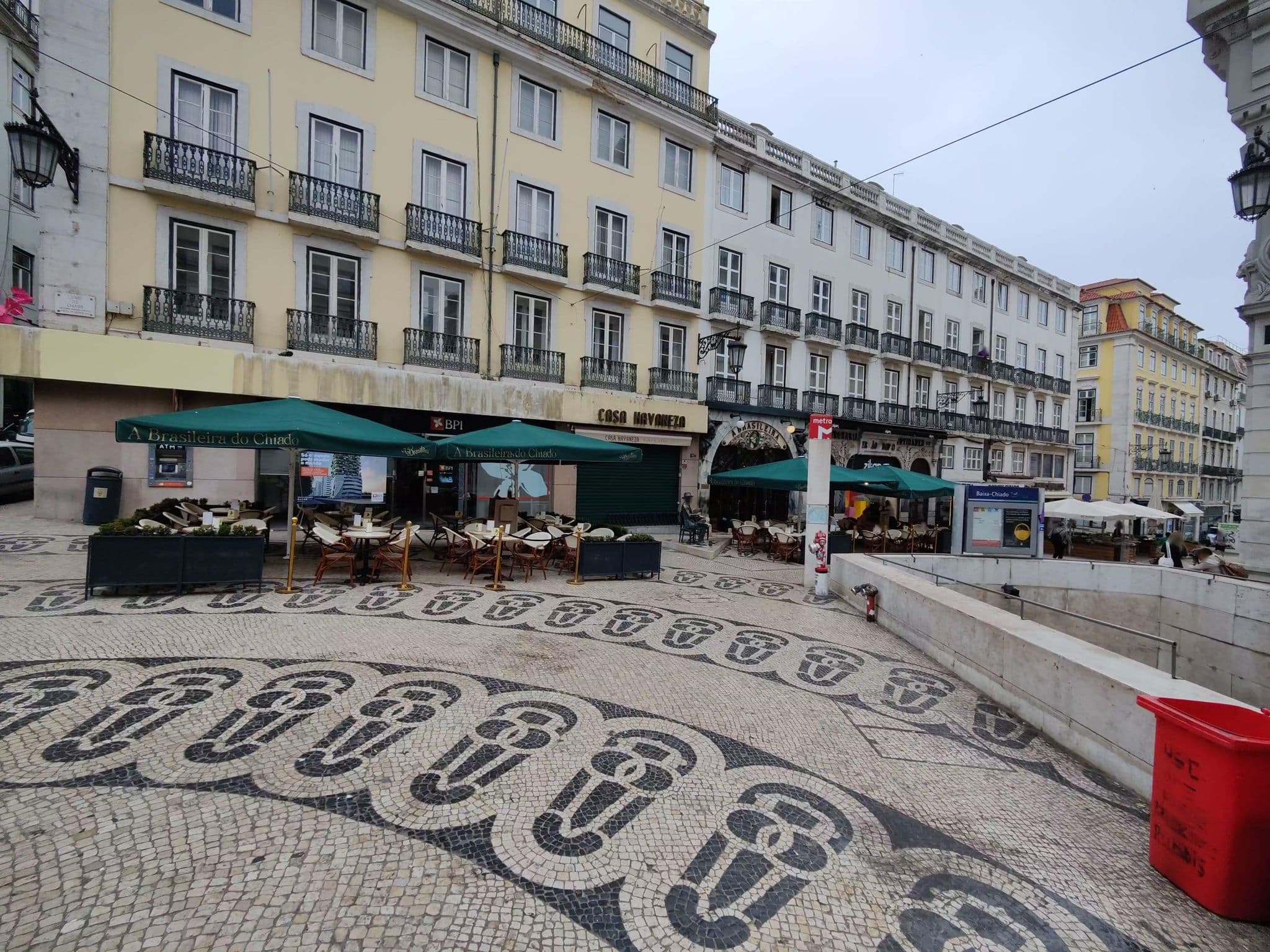 Street view near Hotel Borges Chiado, São Mamede — © feriret (CC BY-SA · Mapillary)