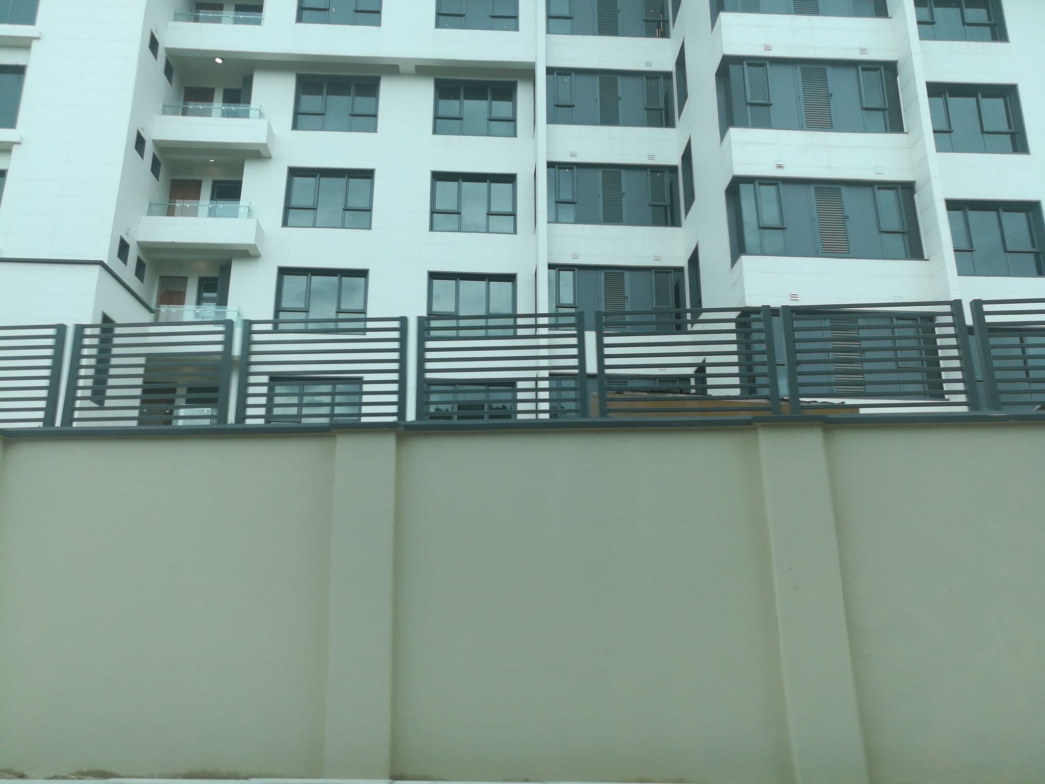 Street view near The Seattle Residences, Obalende — © ralebipim (CC BY-SA · Mapillary)