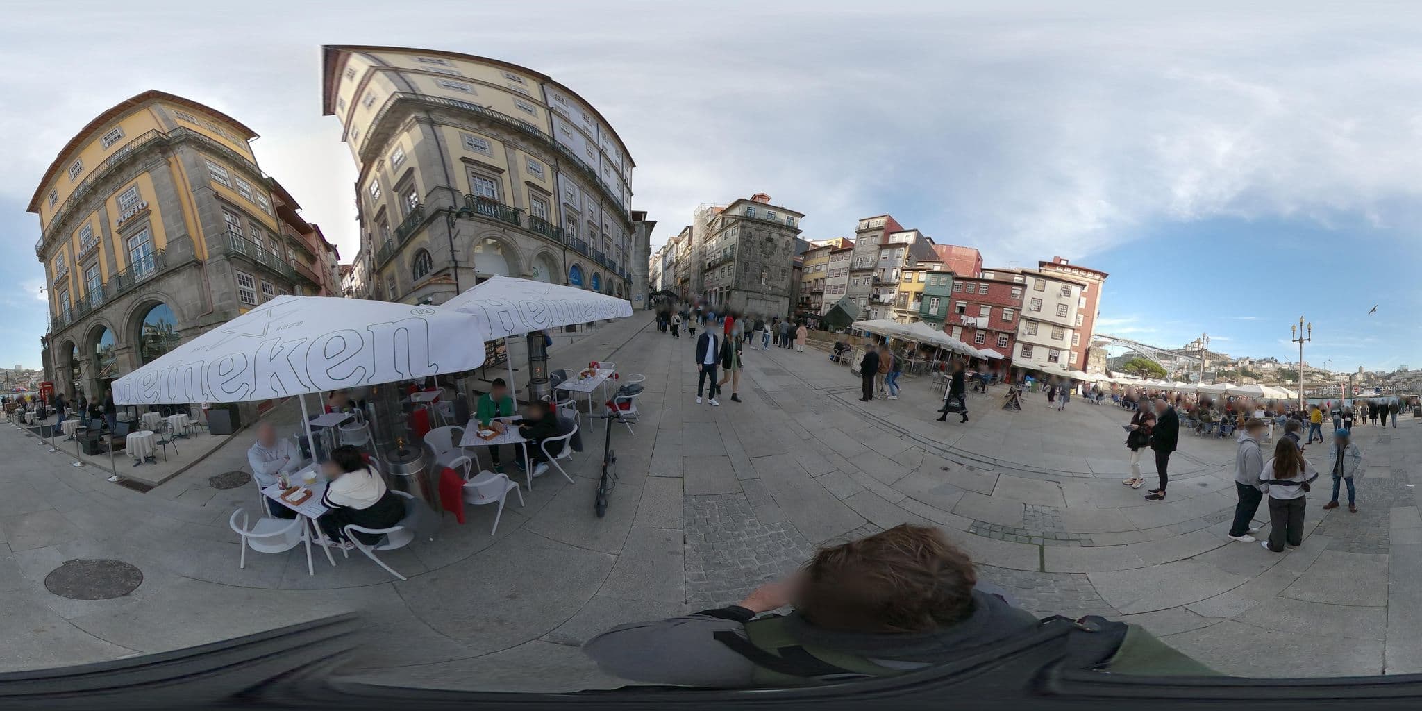 Street view near Ribeira do Porto Hotel, Porto