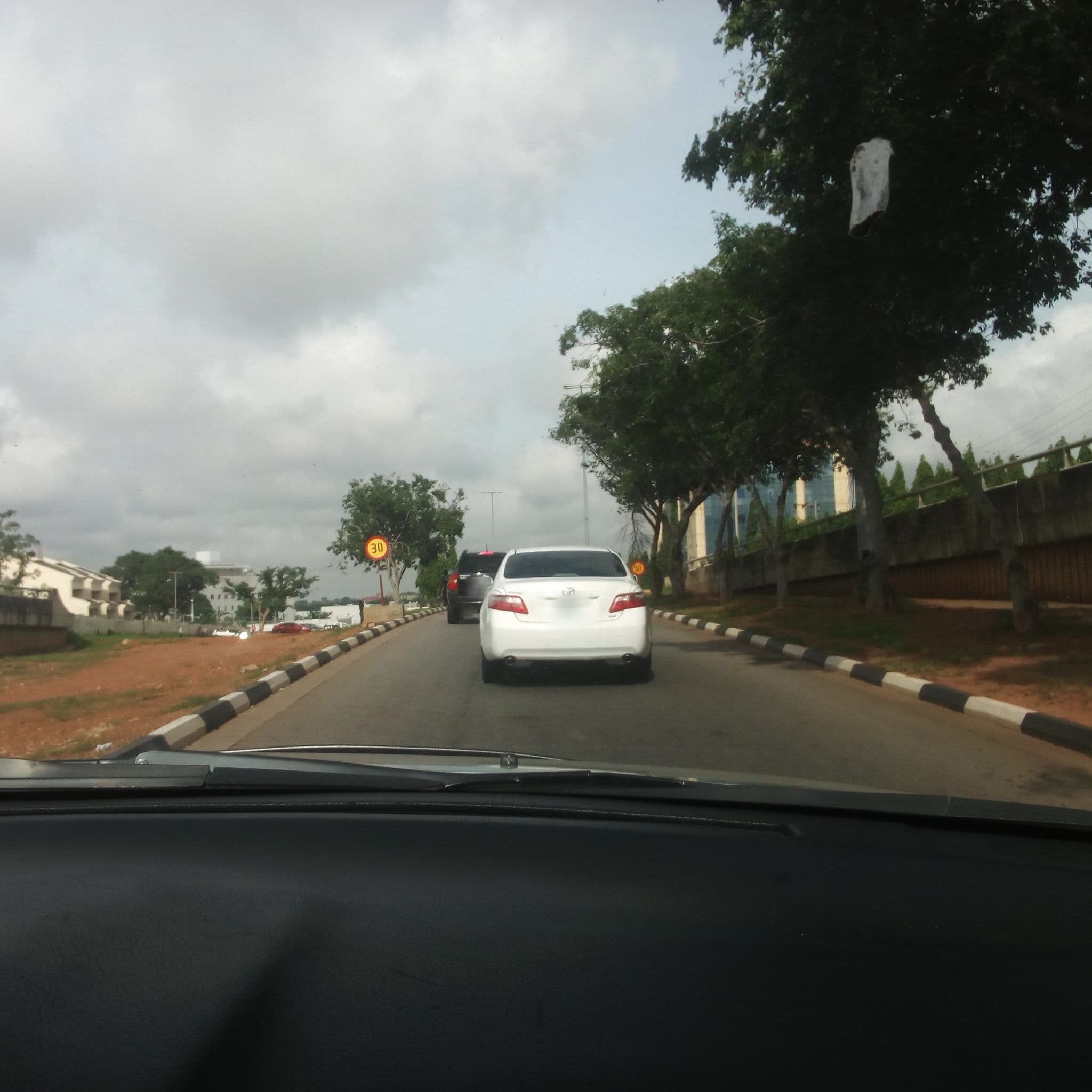 Street view near Bolingo Hotel, Abuja — © enock4seth (CC BY-SA · Mapillary)