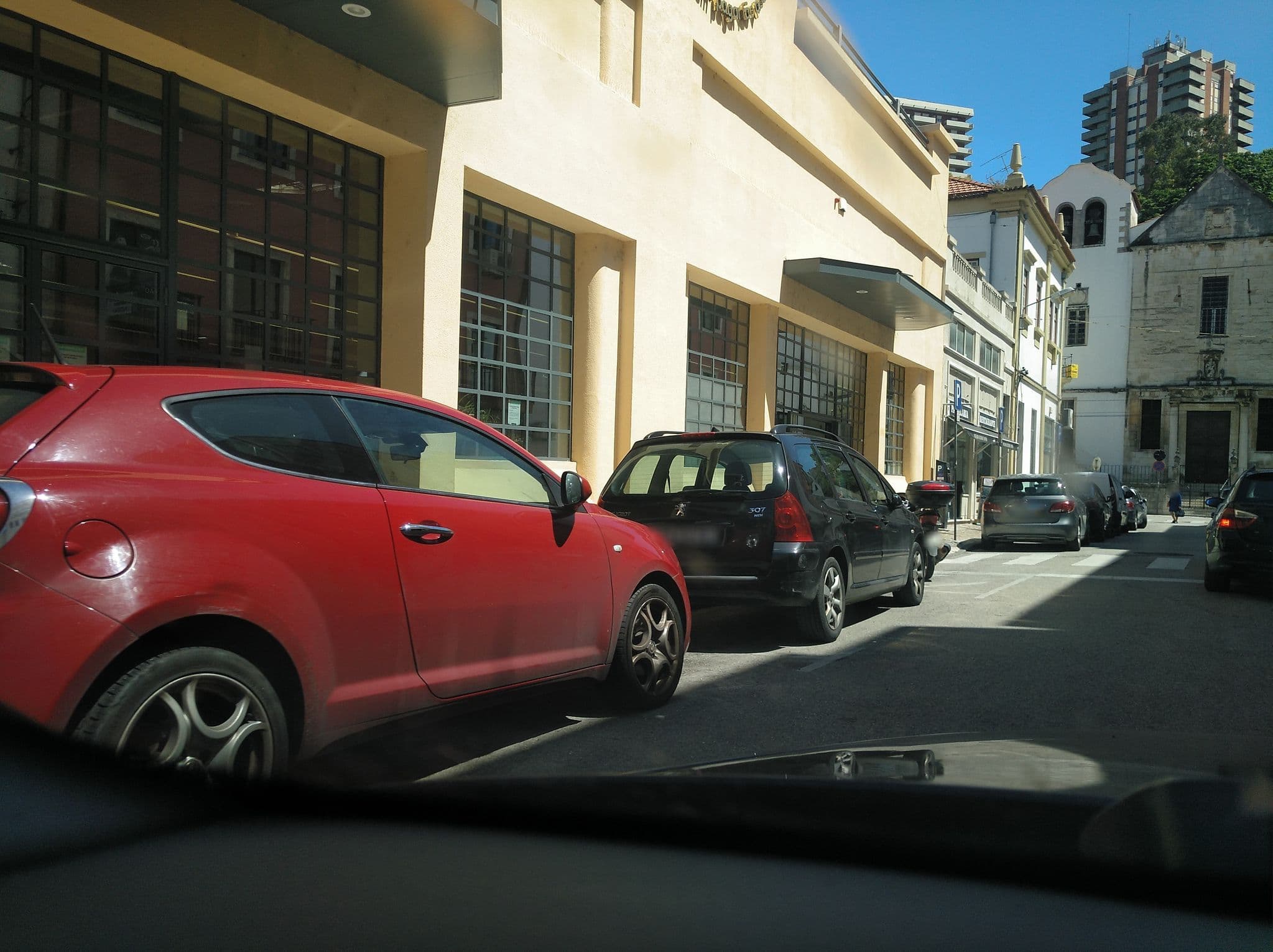 Street view near Residencial Gouveia, Coimbra — © filohipo (CC BY-SA · Mapillary)