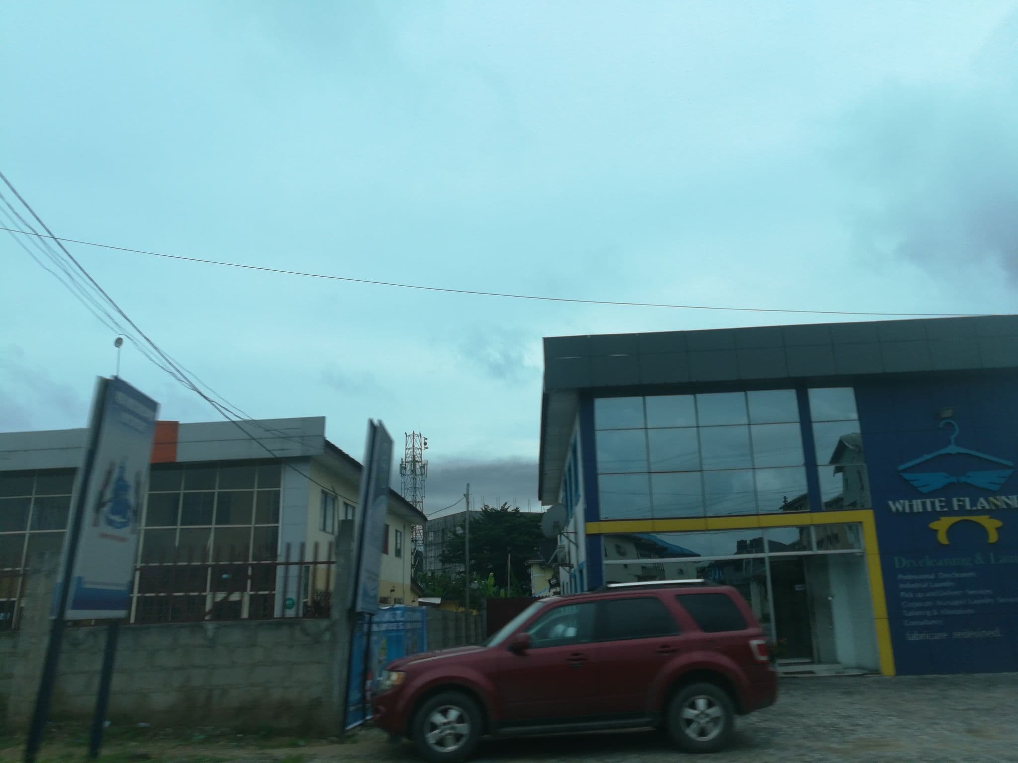 Street view near Golden tulip hotel, Port Harcourt — © ralebipim (CC BY-SA · Mapillary)