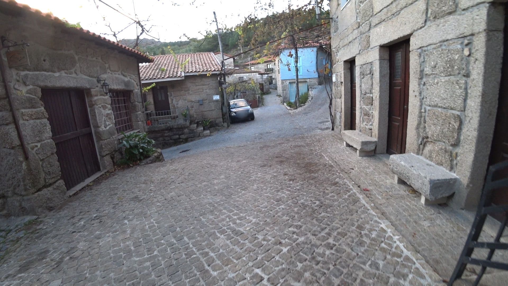 Street view near Abrigo da Geira, Vieira do Minho — © mariocarneiro (CC BY-SA · Mapillary)