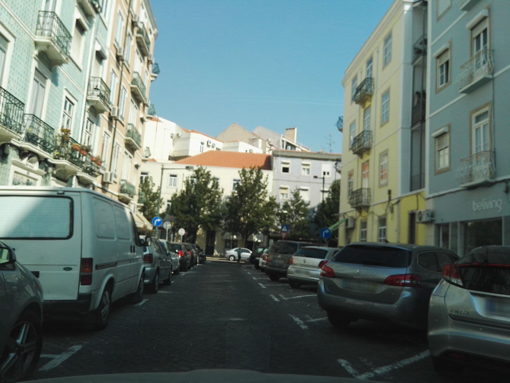Street view near Residencial Mar dos Açores, São Jorge de Arroios — © filipegraciosa (CC BY-SA · Mapillary)