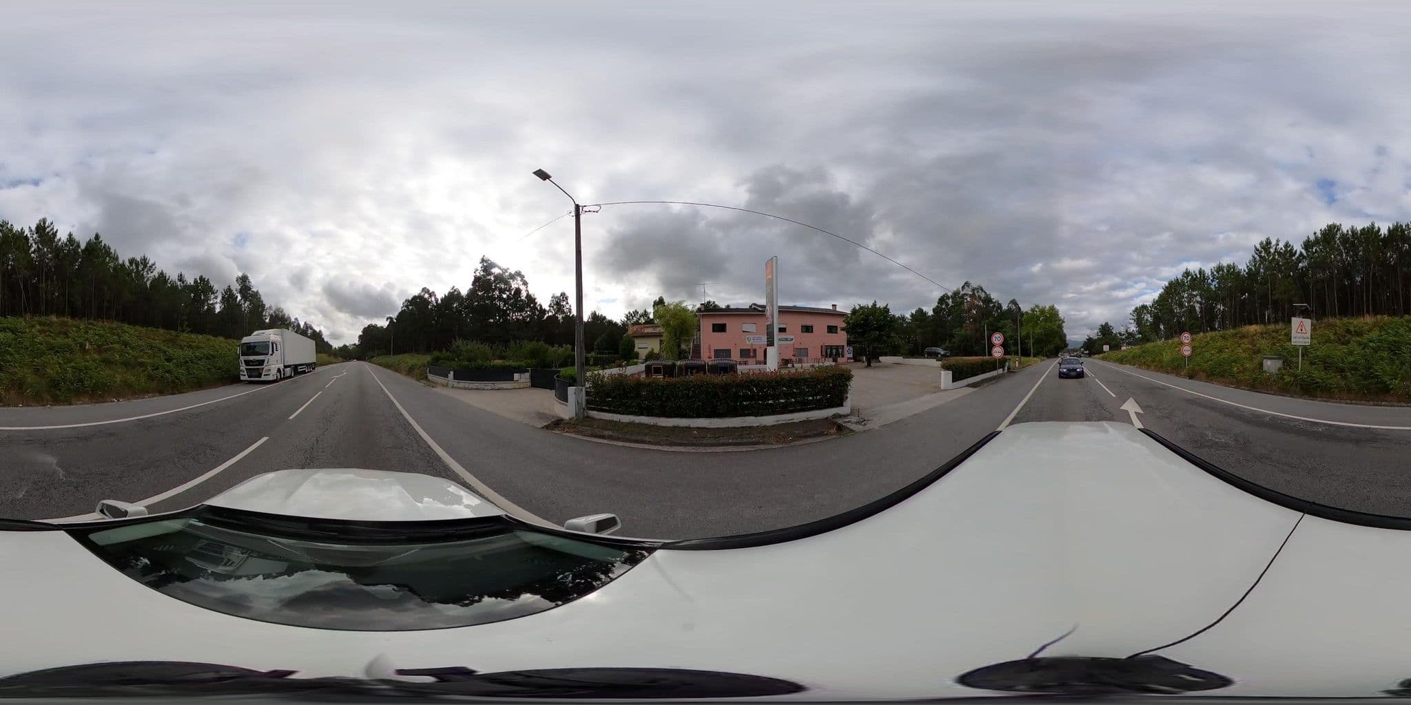 Street view near Residencial Costa Verde, Valenza — © sanjorgepinho (CC BY-SA · Mapillary)
