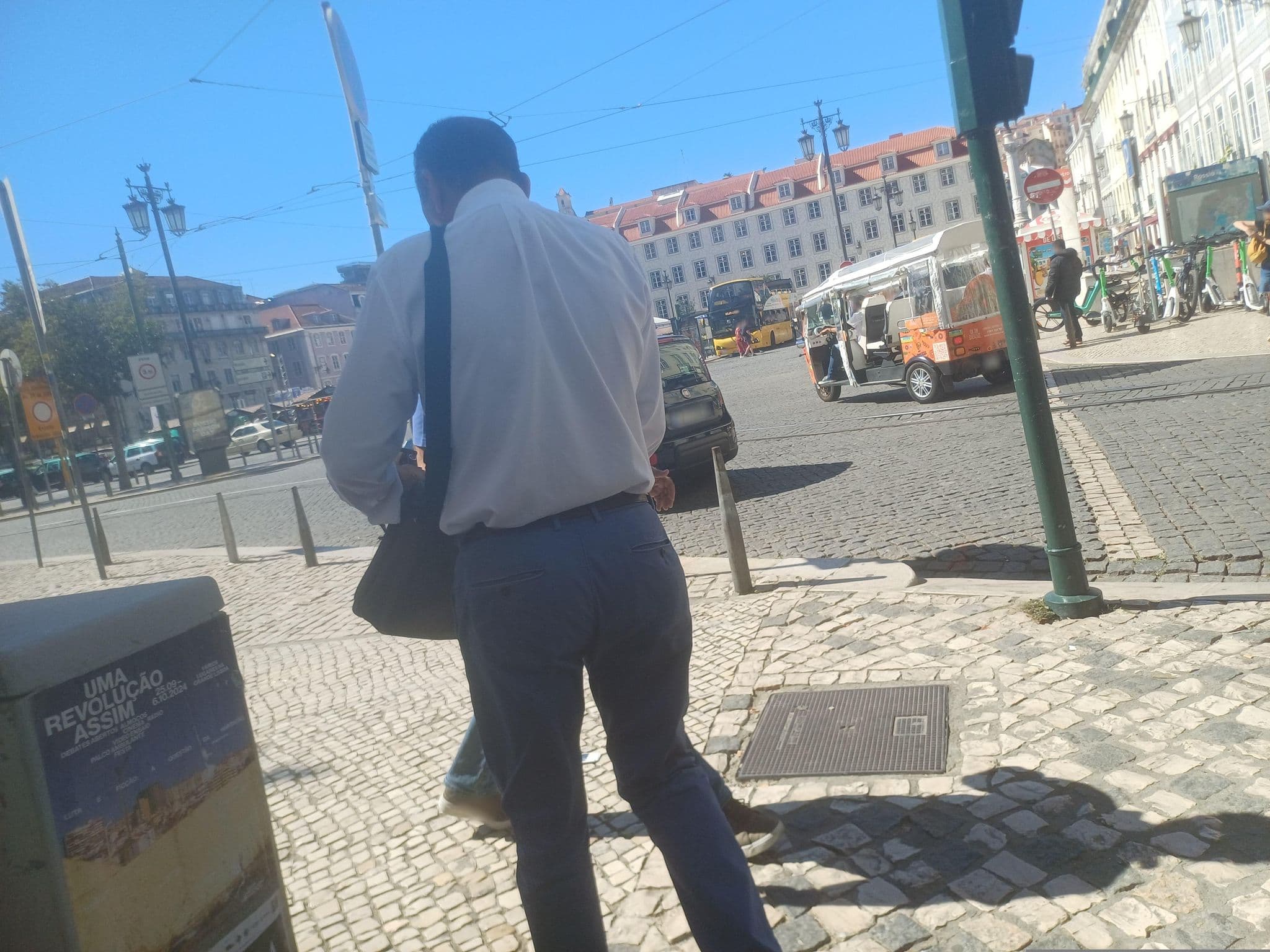 Street view near Pensão Praça da Figueira, Baixa — © beer119 (CC BY-SA · Mapillary)