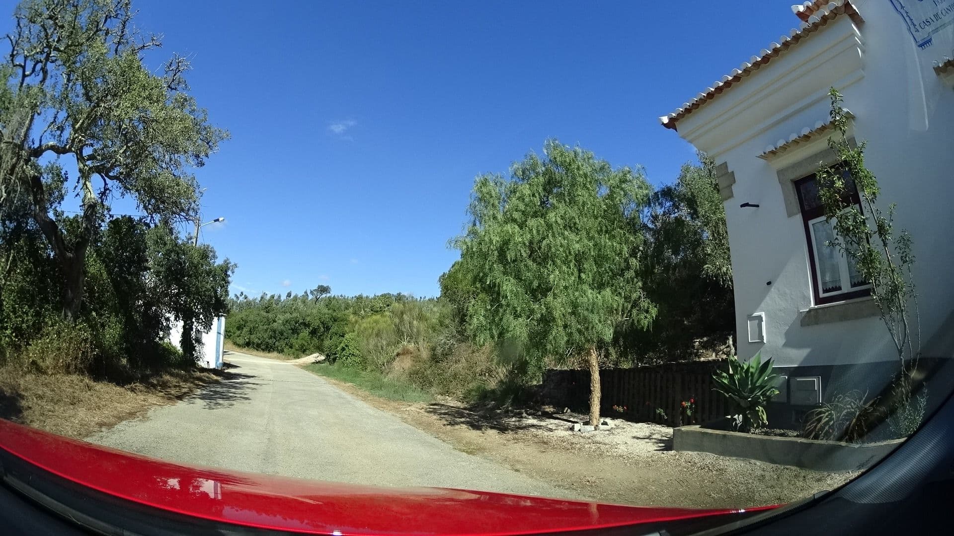 Street view near Casa dos Cantoneiros, Aljezur — © sashazykov (CC BY-SA · Mapillary)