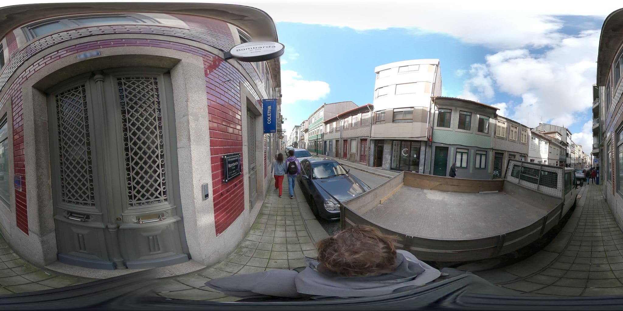 Street view near Lovers Suites: Bombarda 451, Massarelos — © skfd (CC BY-SA · Mapillary)