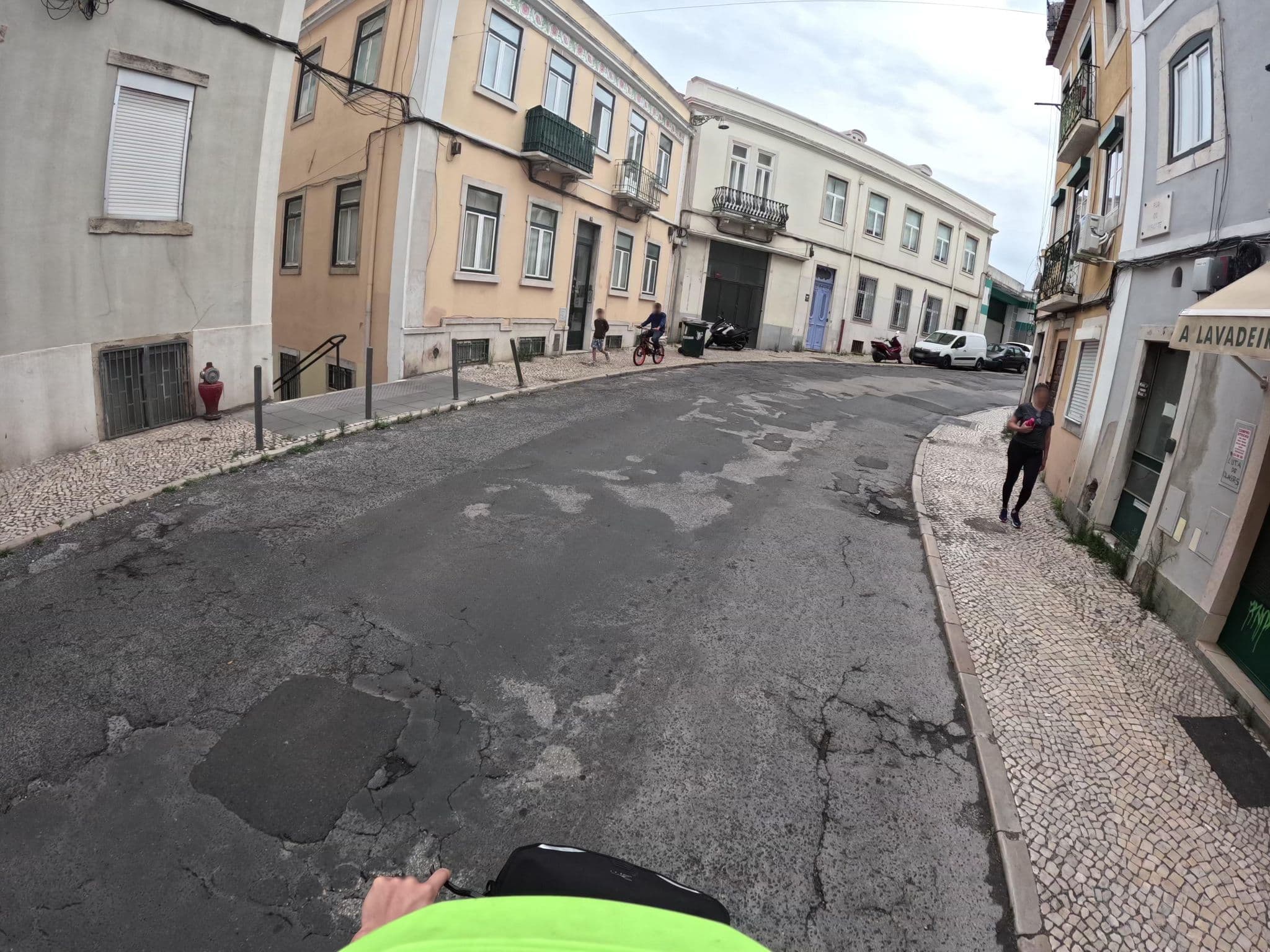 Street view near Train, Graça — © claudiop (CC BY-SA · Mapillary)