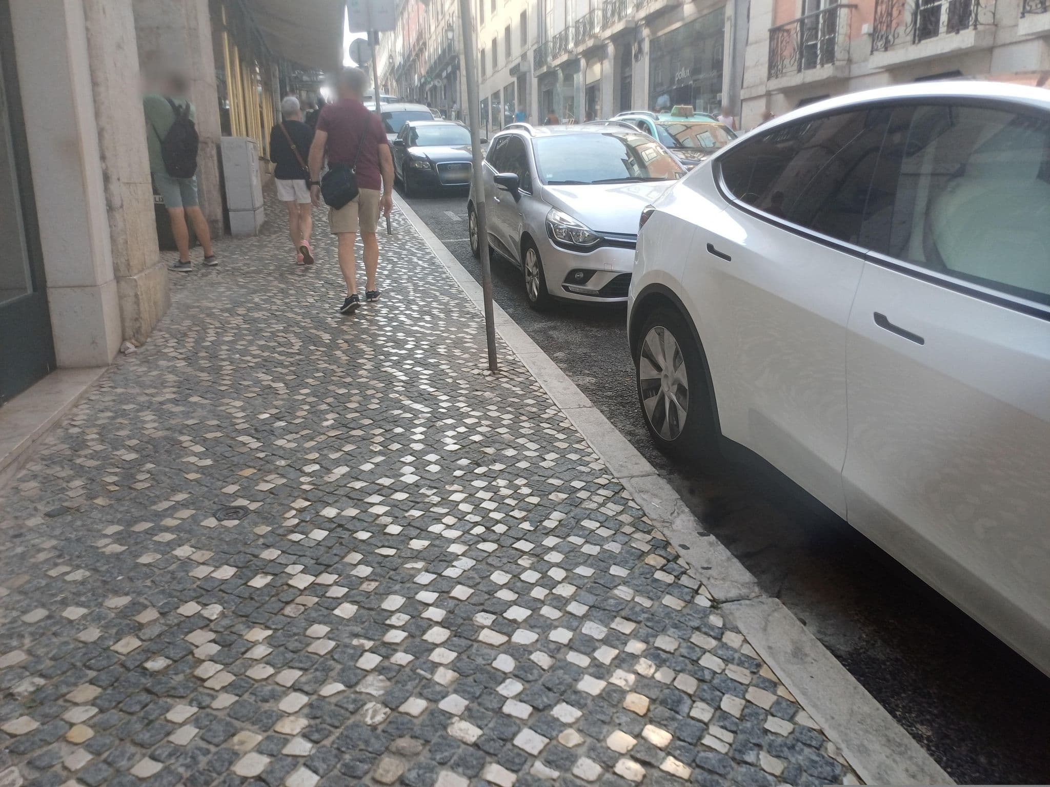 Street view near Downtown Charming Apartment, Baixa — © beer119 (CC BY-SA · Mapillary)