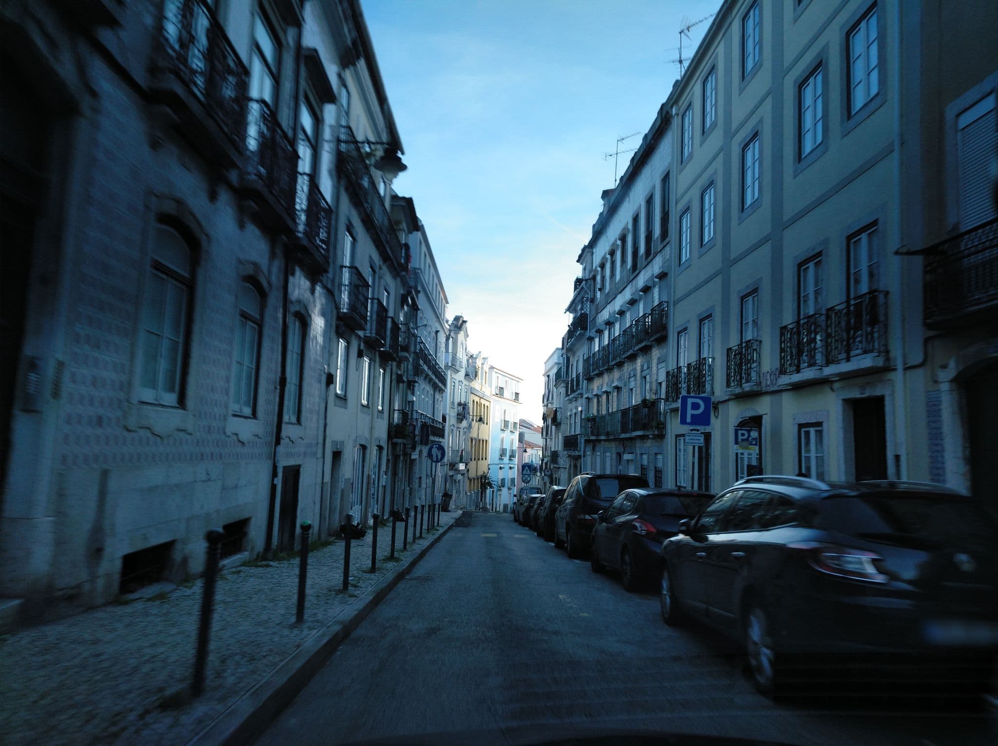 Street view near Calçada de Santana 164, Intendente — © filohipo (CC BY-SA · Mapillary)