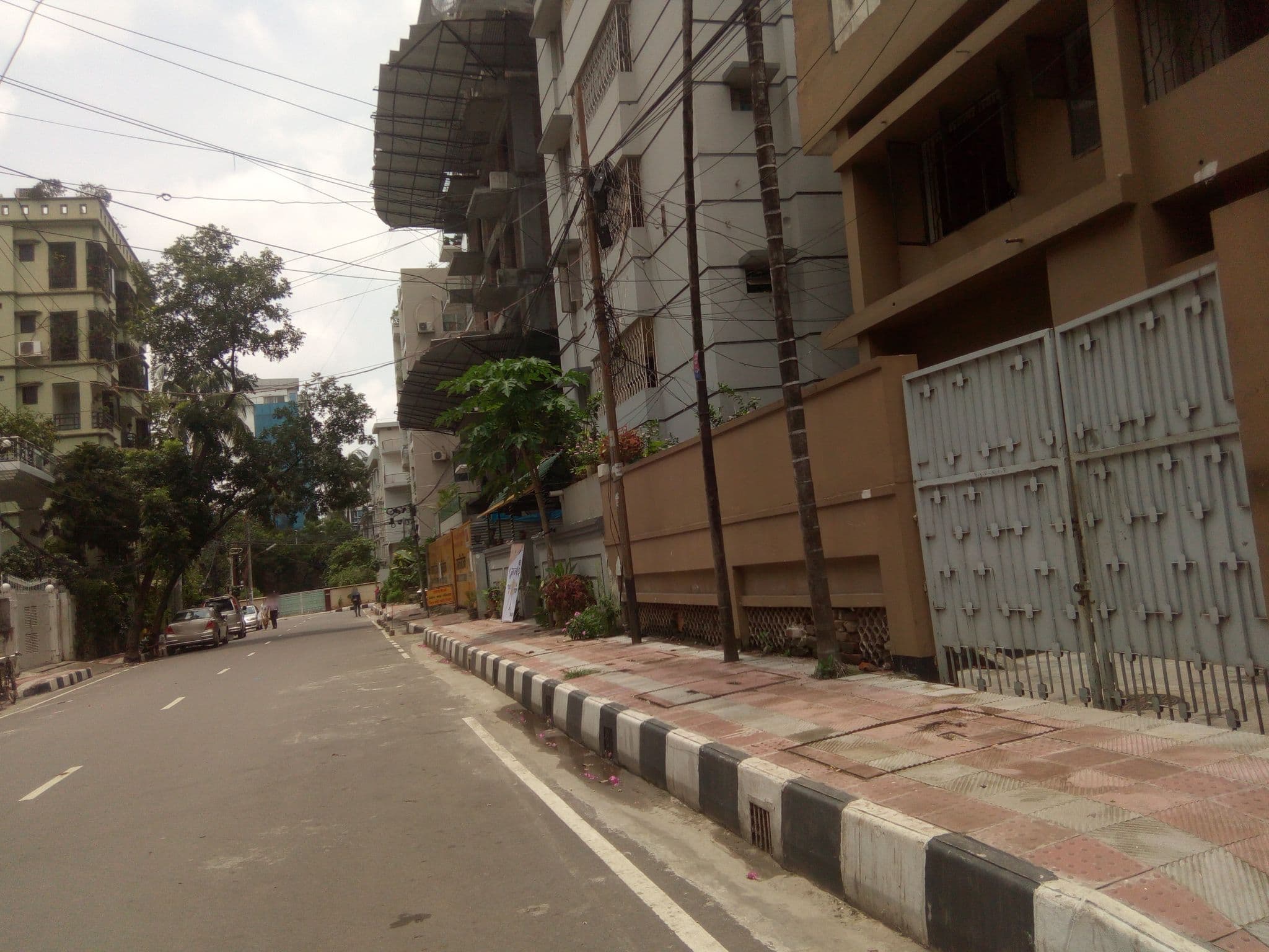 Street view near Omni Residancey, Kafrul — © mapdhaka (CC BY-SA · Mapillary)