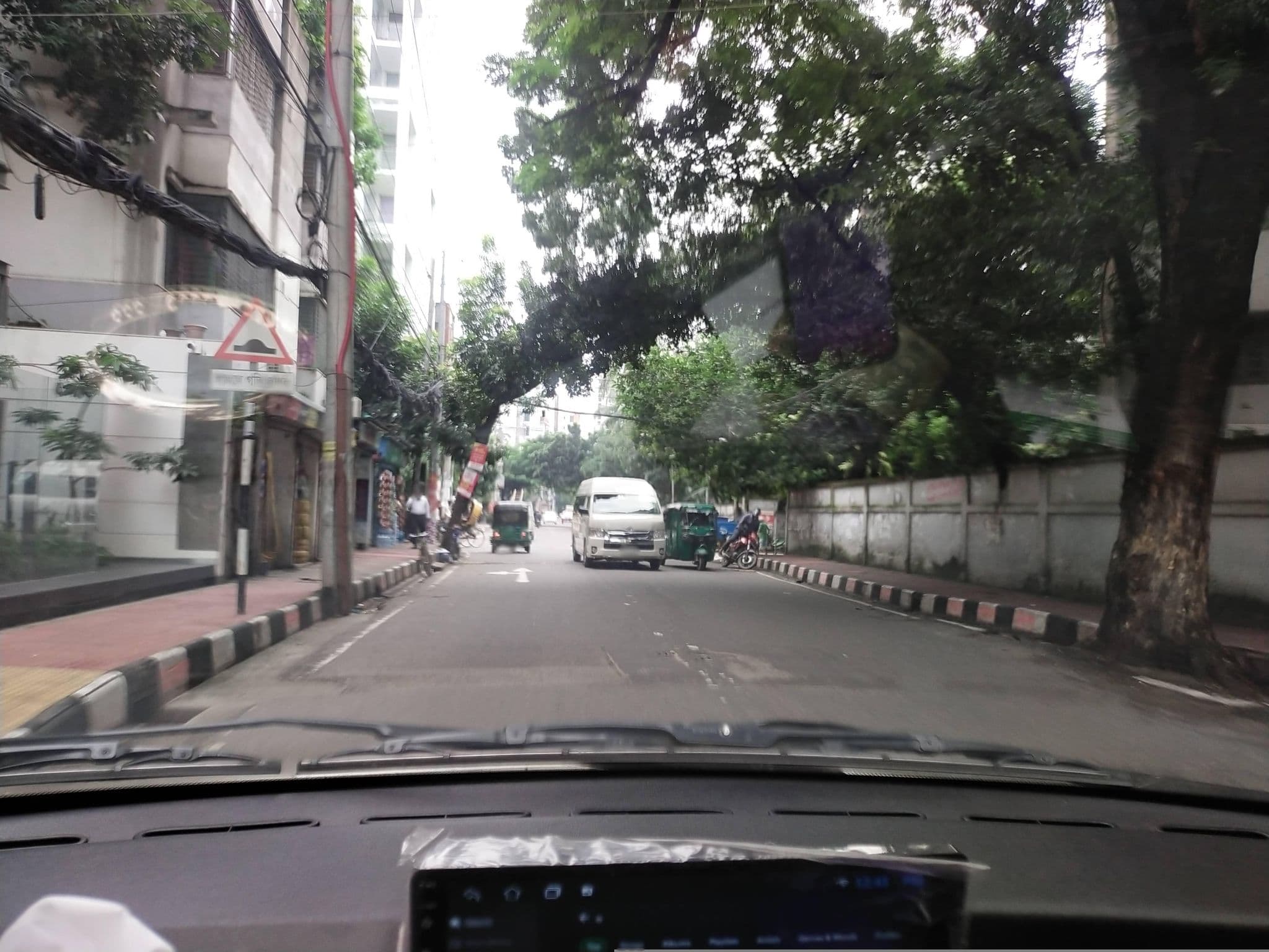 Street view near Eastern Reaidence, Kafrul — © tayefbarikoi (CC BY-SA · Mapillary)
