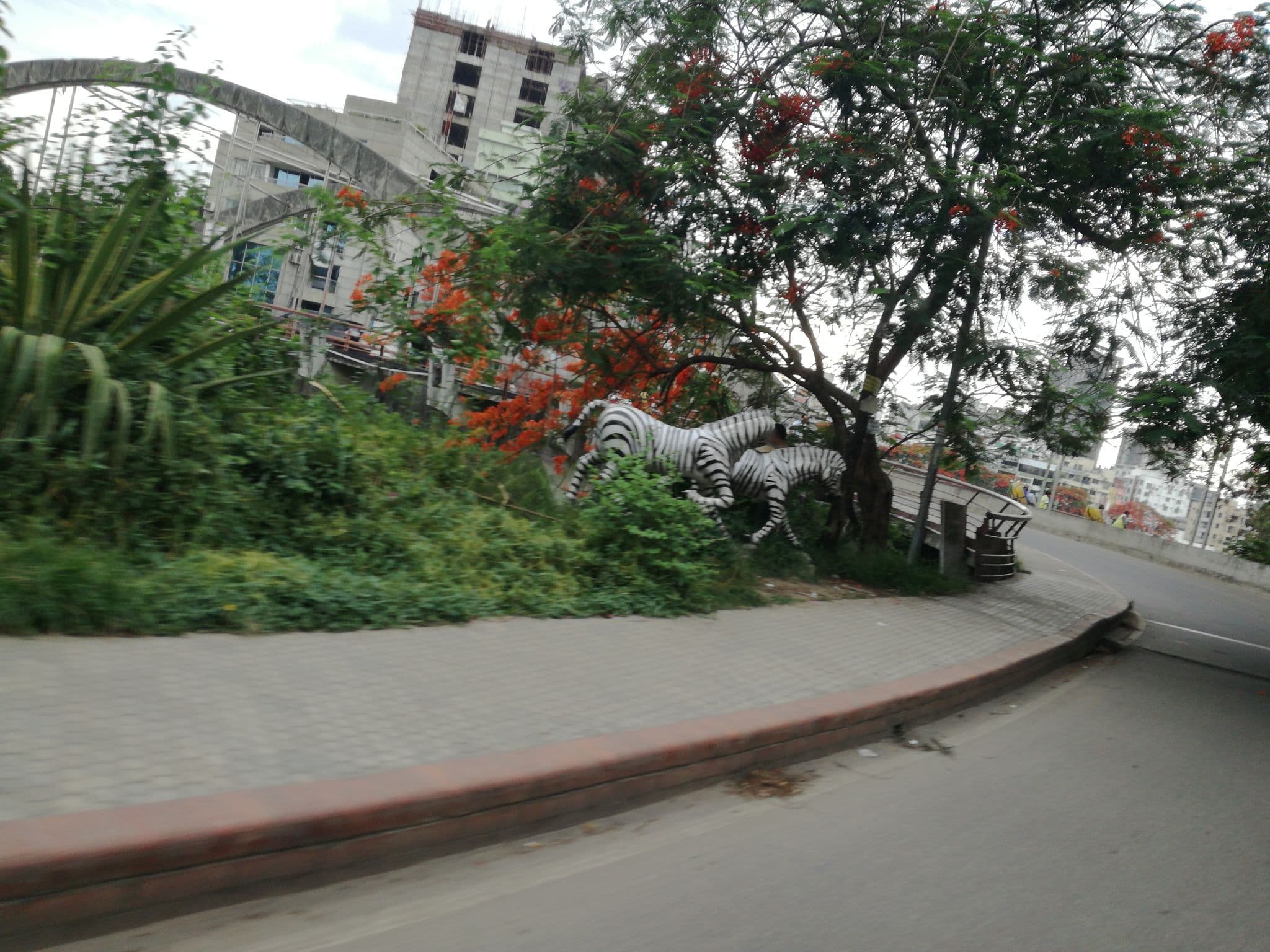 Street view near Lake Shore Hotel, Kafrul — © rajib_ (CC BY-SA · Mapillary)