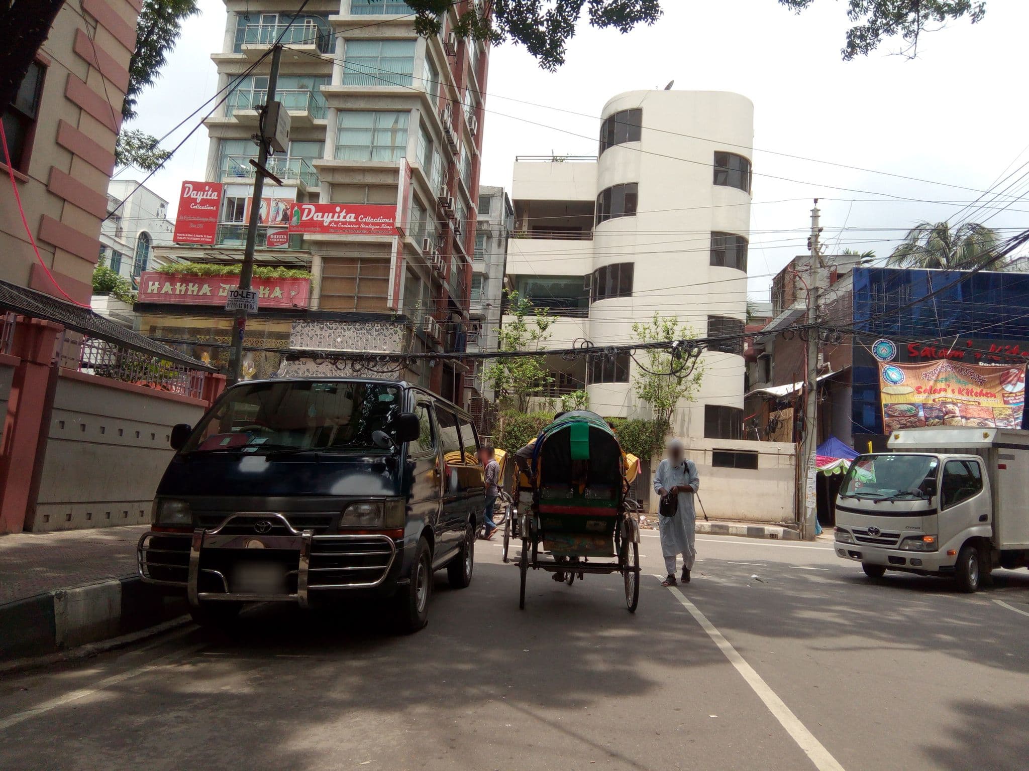 Street view near Innotel batonrouge, Kafrul — © mapdhaka (CC BY-SA · Mapillary)