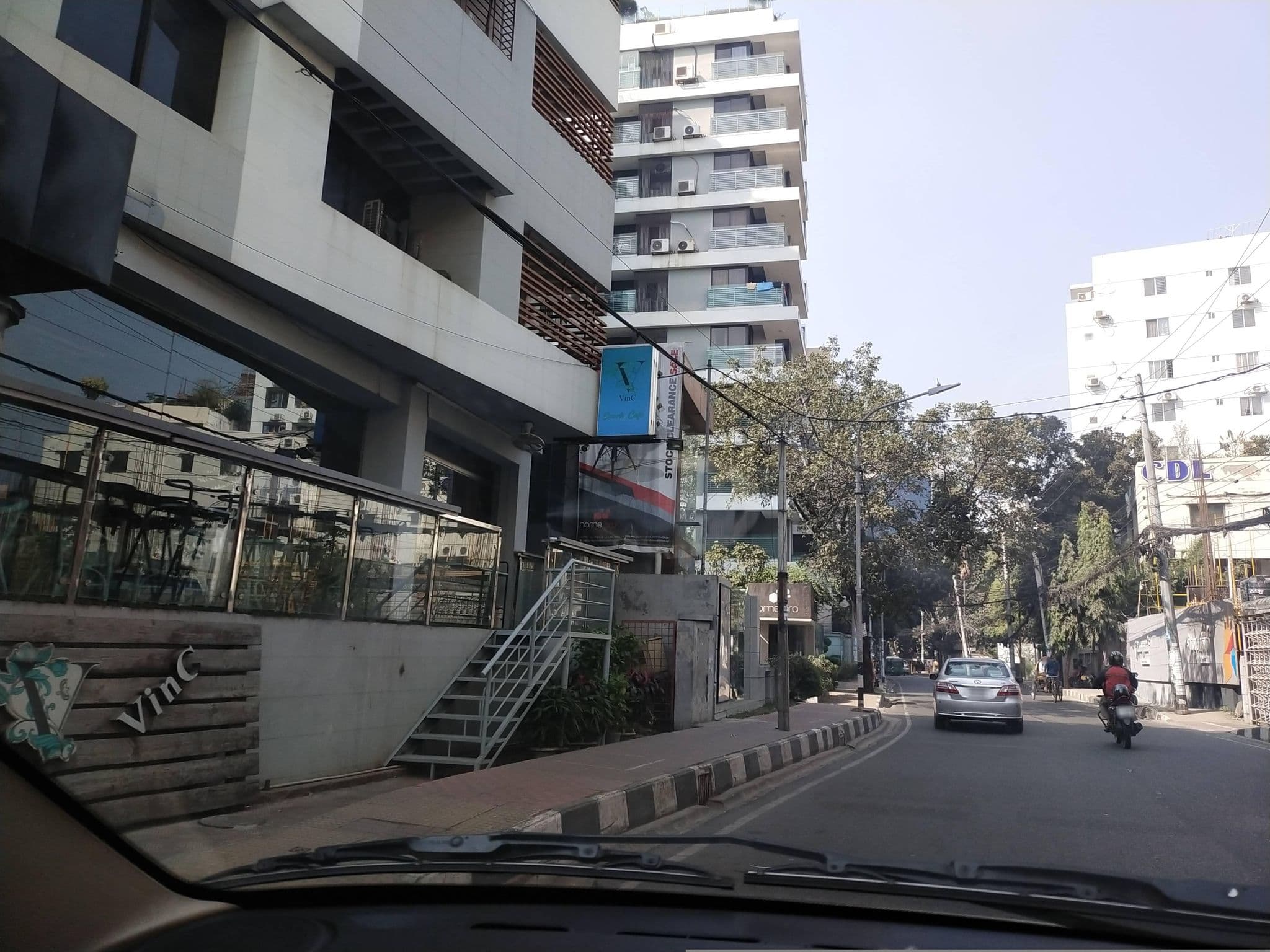 Street view near The Pacific Inn Hotel, Kafrul — © tayefbarikoi (CC BY-SA · Mapillary)