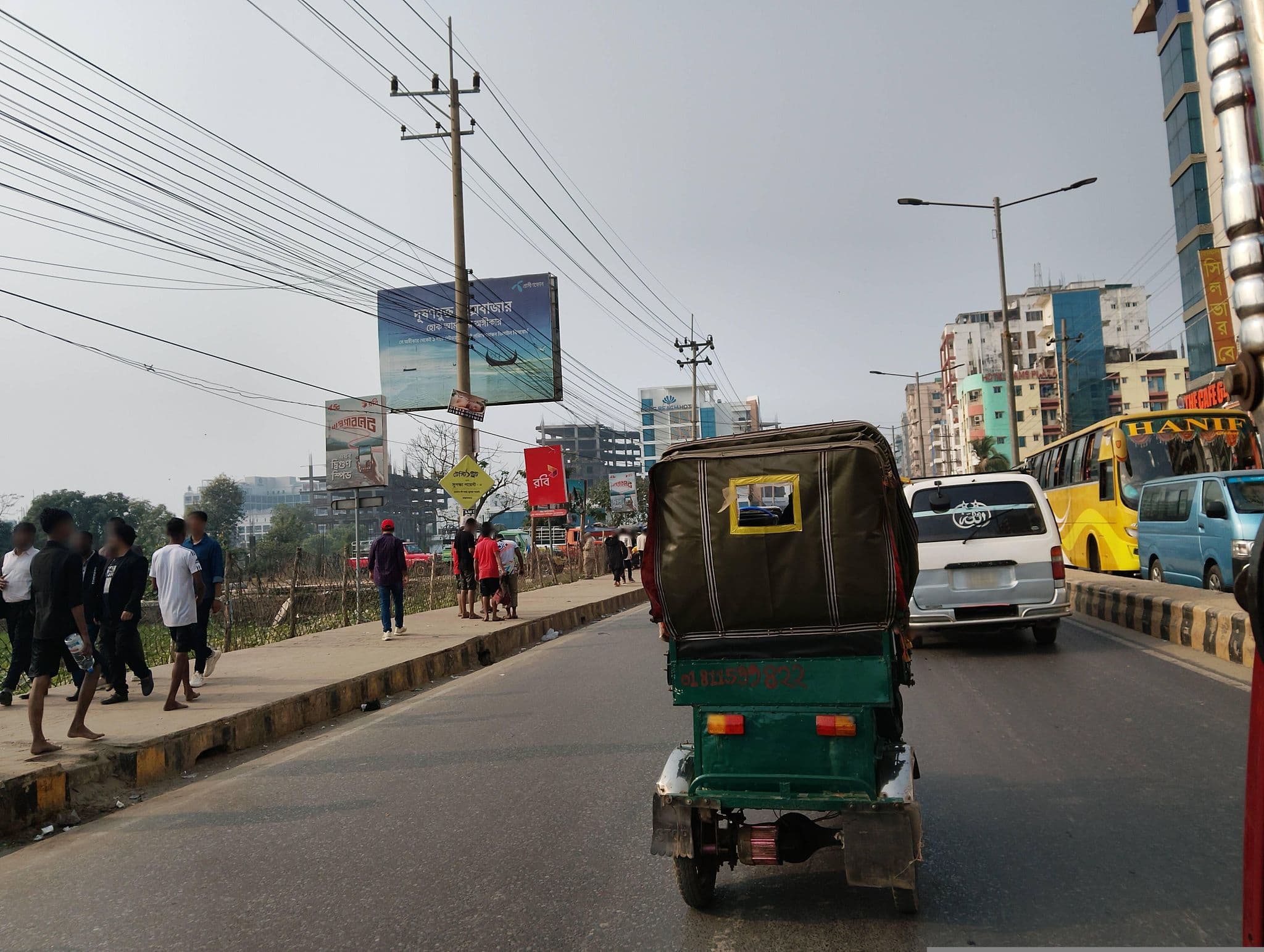 Street view near Hotel Sugondha, Cox’s Bāzār — © SamsulArafin (CC BY-SA · Mapillary)