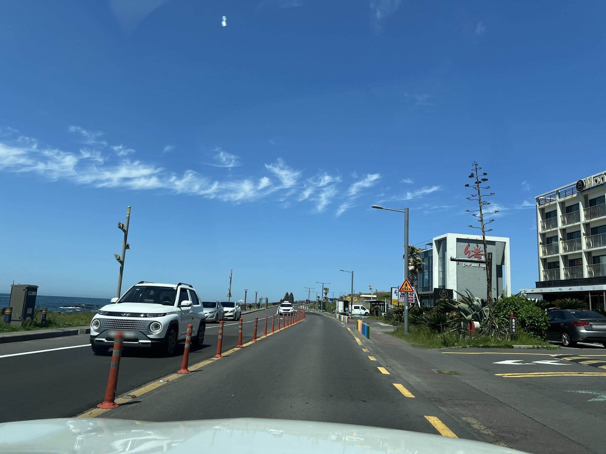 Street view near 몽듀호텔, Tallang-dong — © eneerhut (CC BY-SA · Mapillary)
