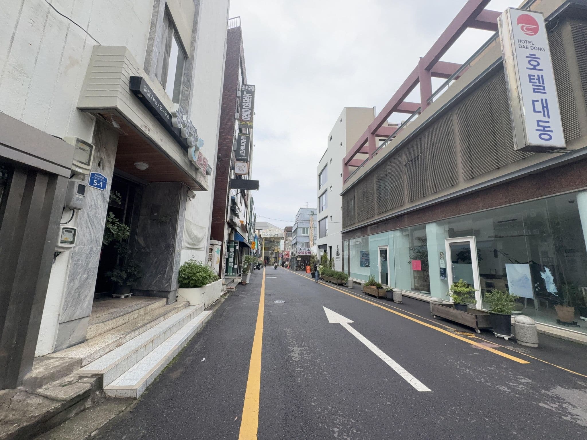 Street view near 호스텔 코리아 제주 2, Jeju City — © eunju (CC BY-SA · Mapillary)