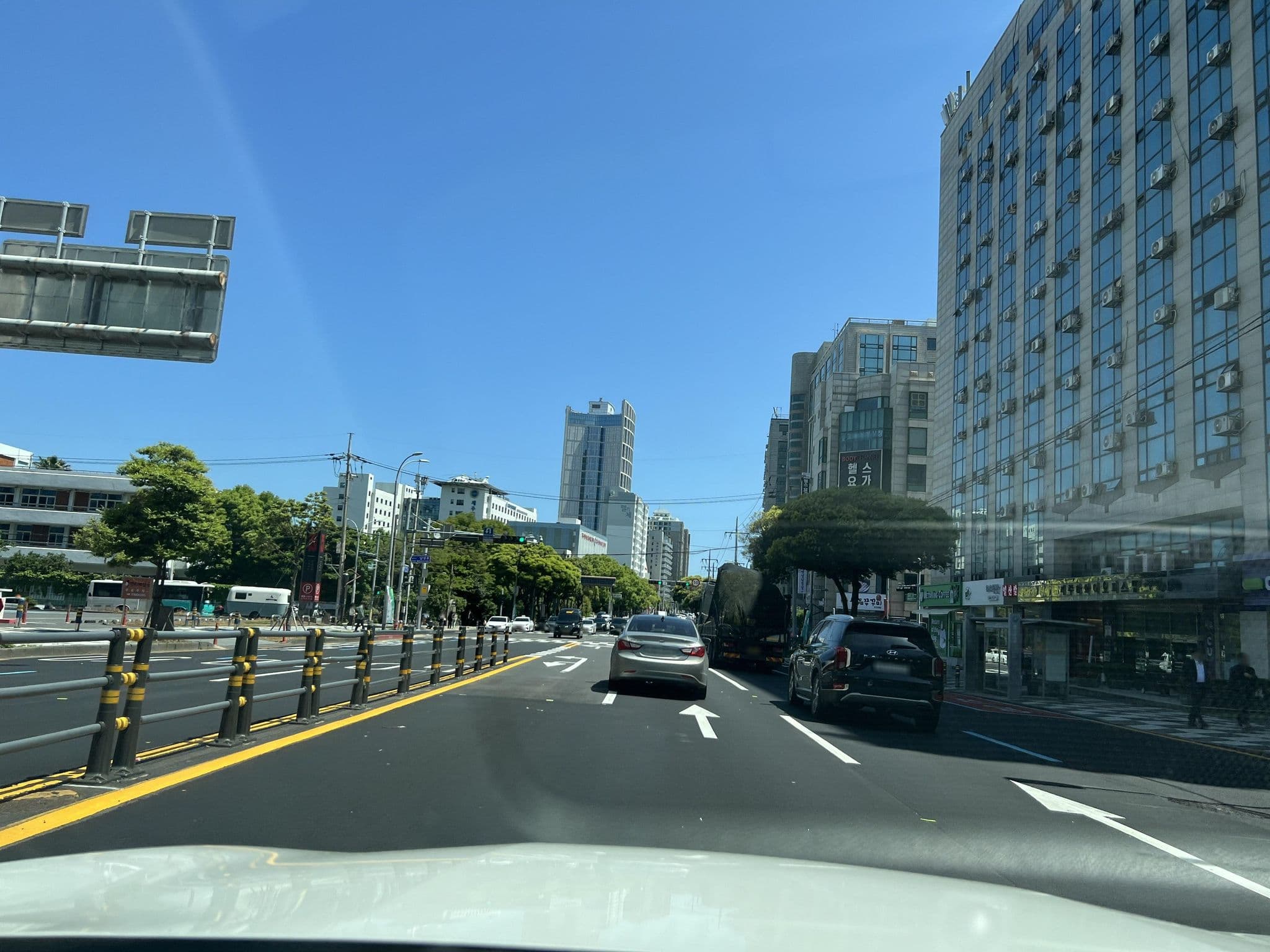 Street view near Amber Hotel, Jeju, Tallang-dong — © eneerhut (CC BY-SA · Mapillary)