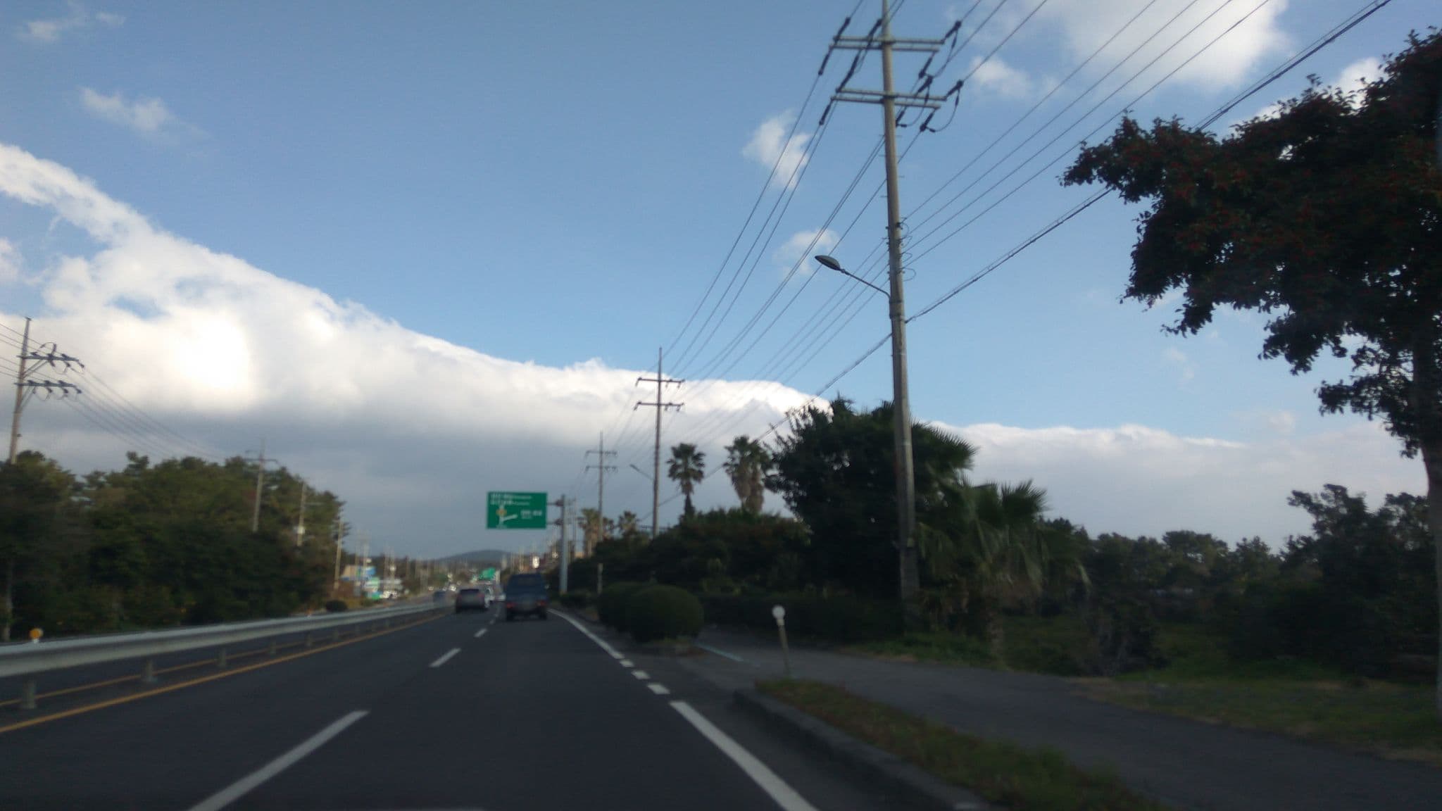 Street view near 너울랑, Seogwipo — © eneerhut (CC BY-SA · Mapillary)
