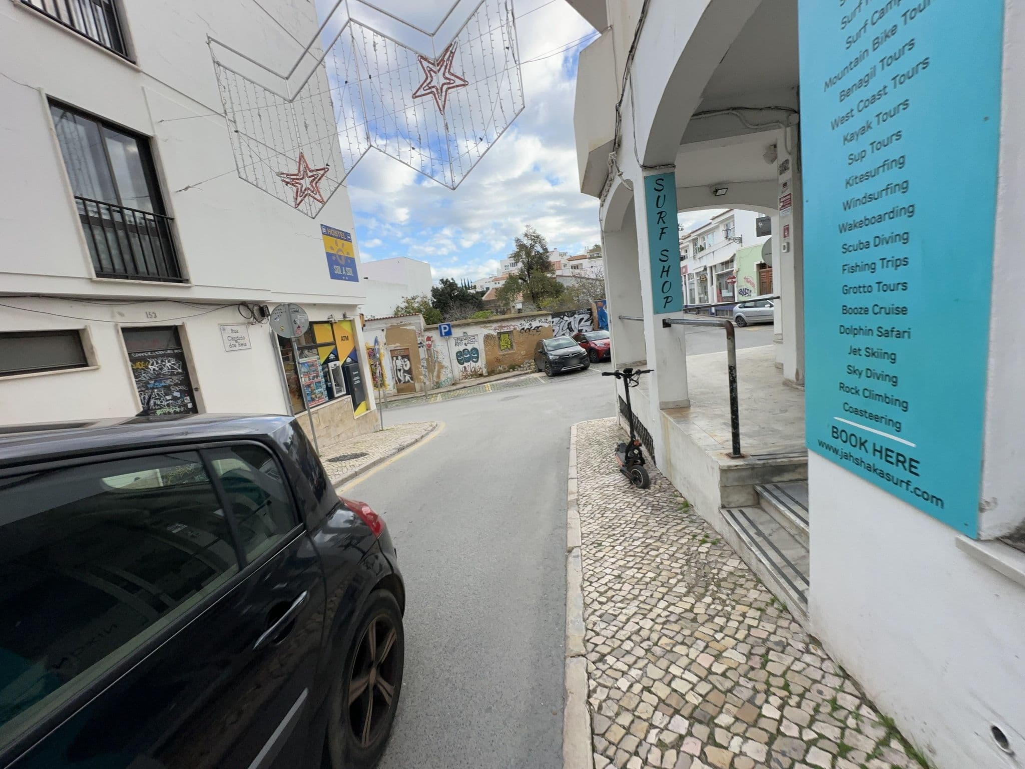 Street view near Sol a Sol Hostel, Lagos — © varun959 (CC BY-SA · Mapillary)