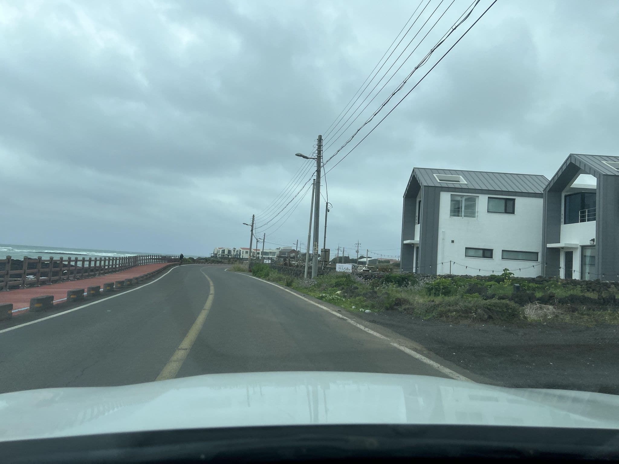 Street view near 하도정, Ponggae-dong — © eneerhut (CC BY-SA · Mapillary)