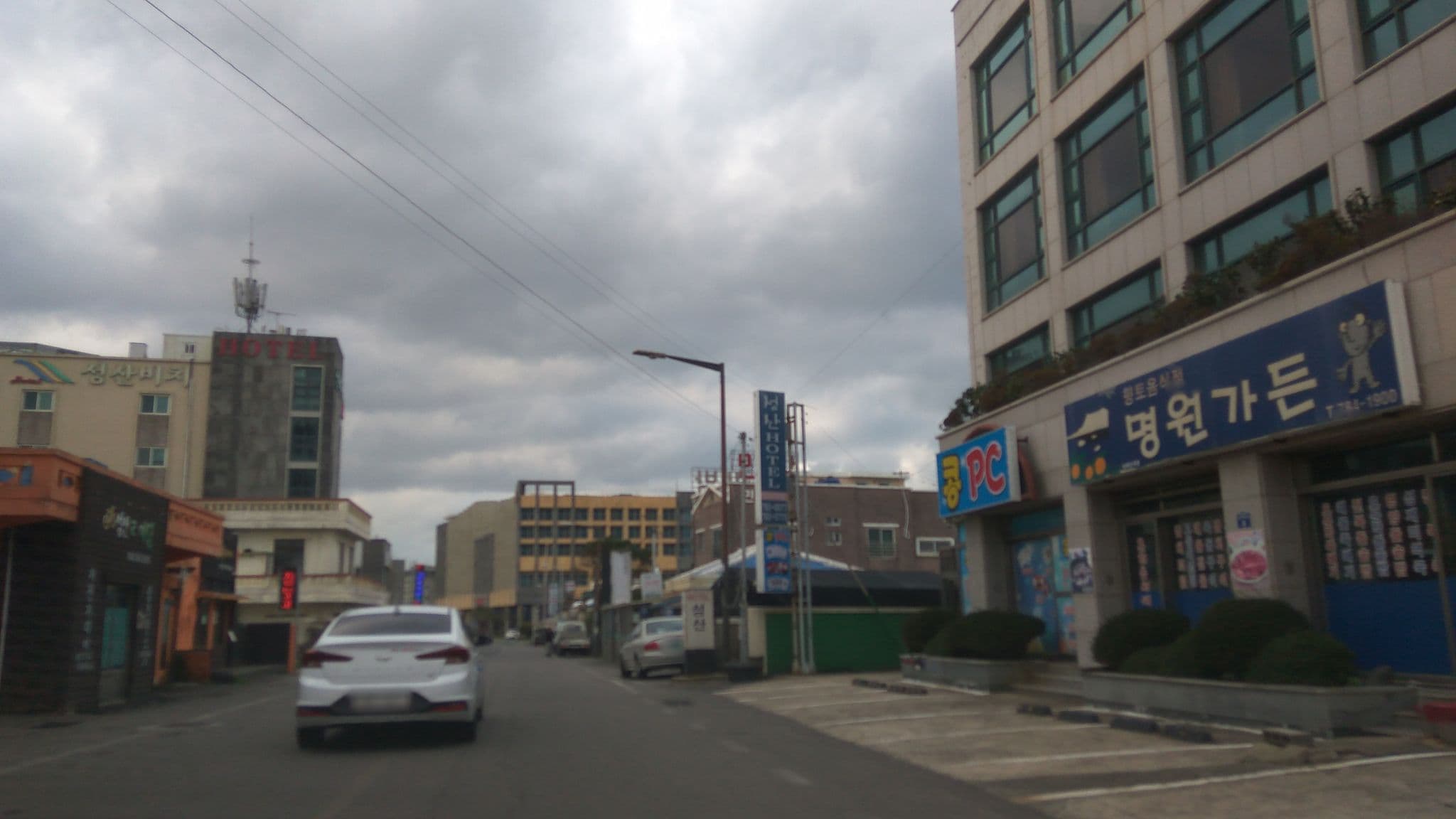 Street view near 성산모텔, Ponggae-dong — © eneerhut (CC BY-SA · Mapillary)