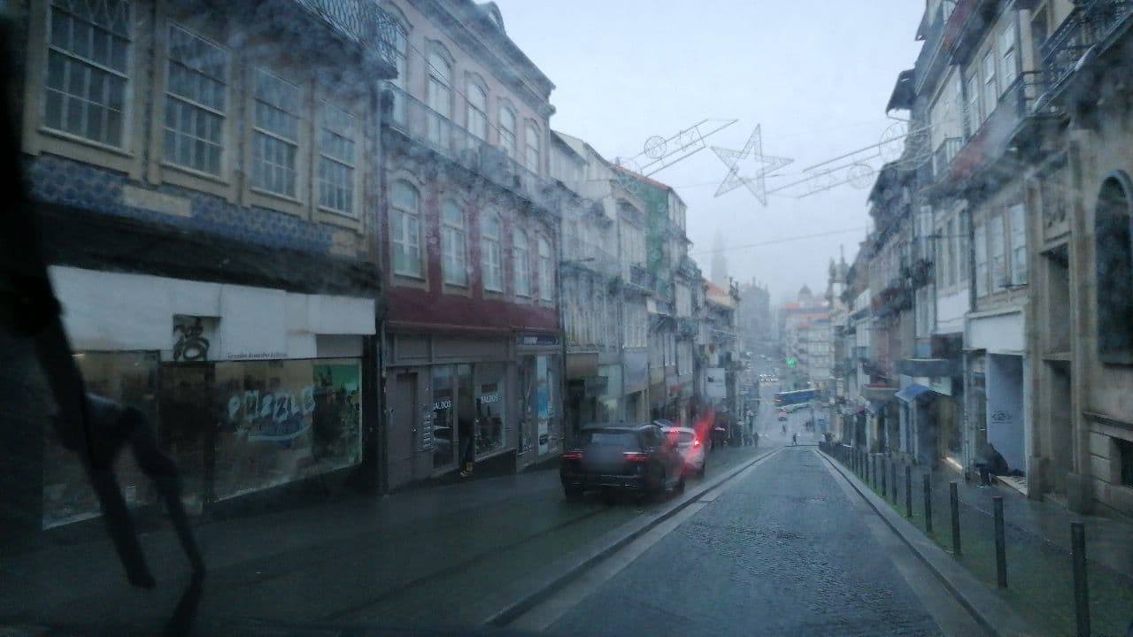 Street view near Loft by Gio Rodrigues, Porto