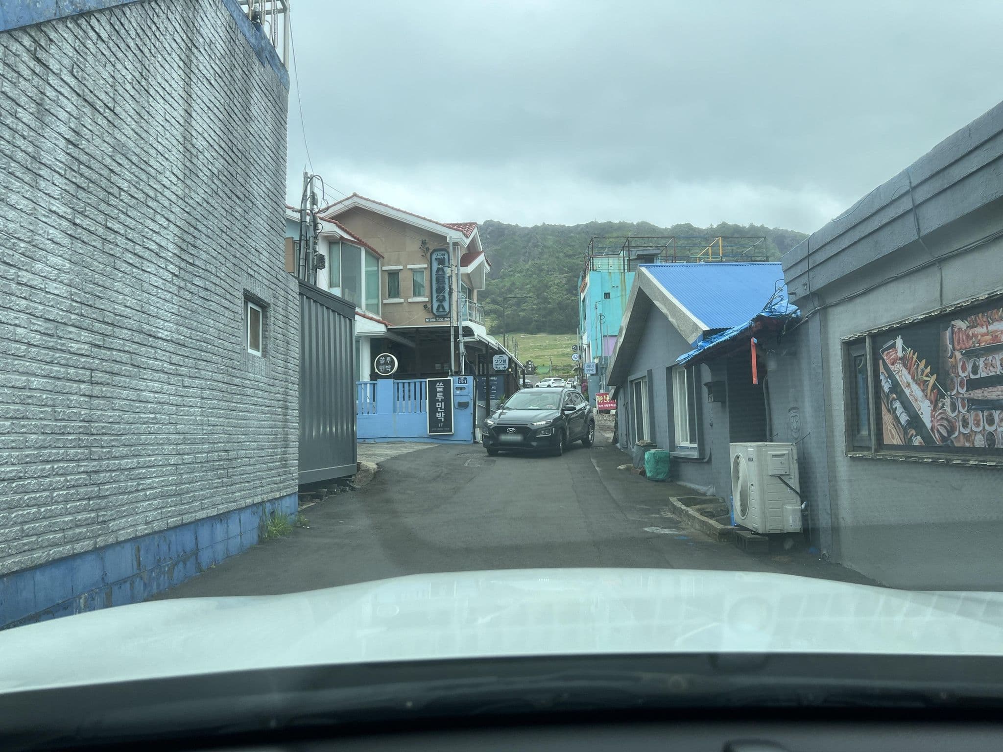 Street view near 성원민박, Ponggae-dong — © eneerhut (CC BY-SA · Mapillary)