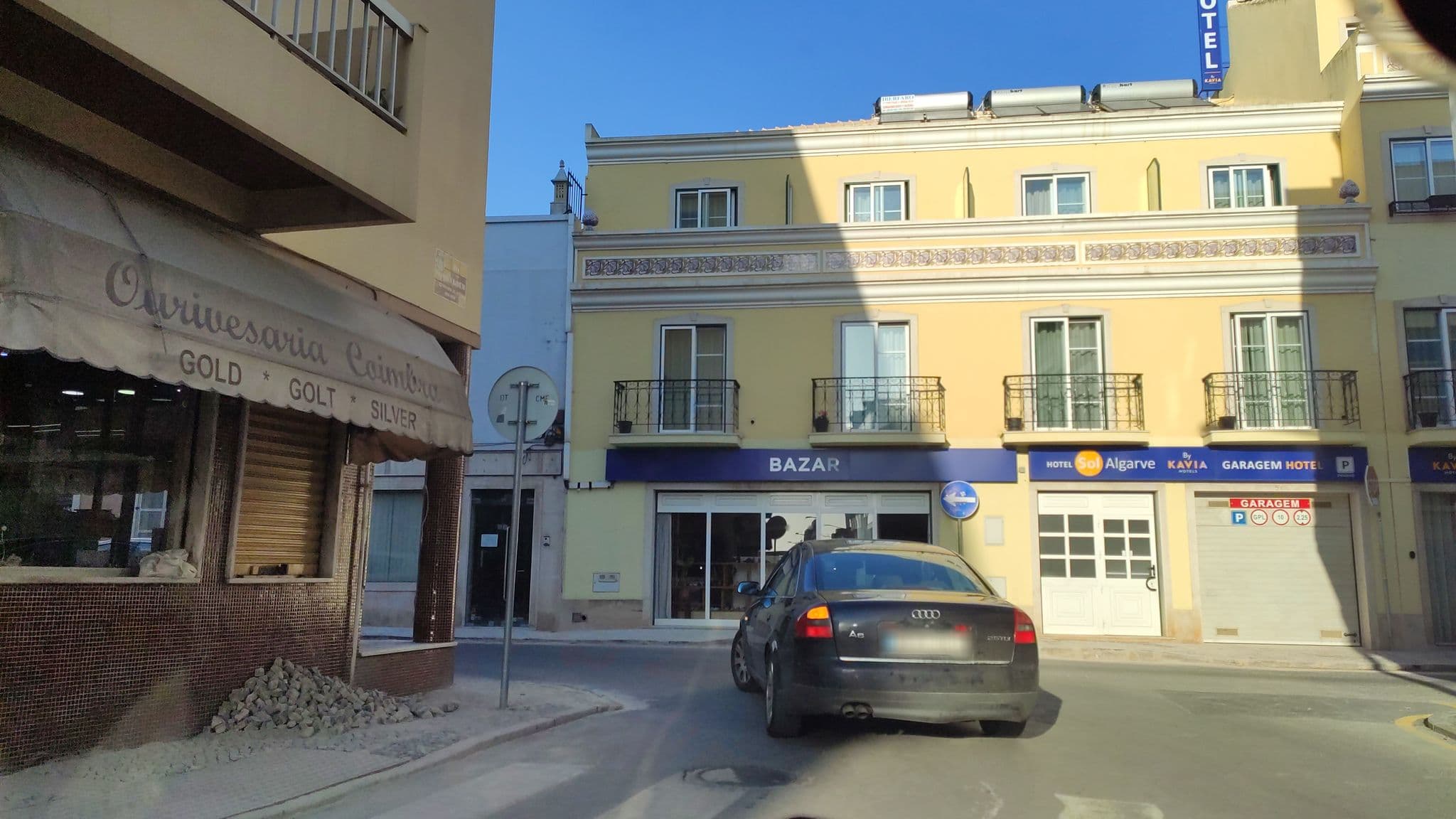 Street view near Hotel Sol Algarve, Faro — © alex9099 (CC BY-SA · Mapillary)